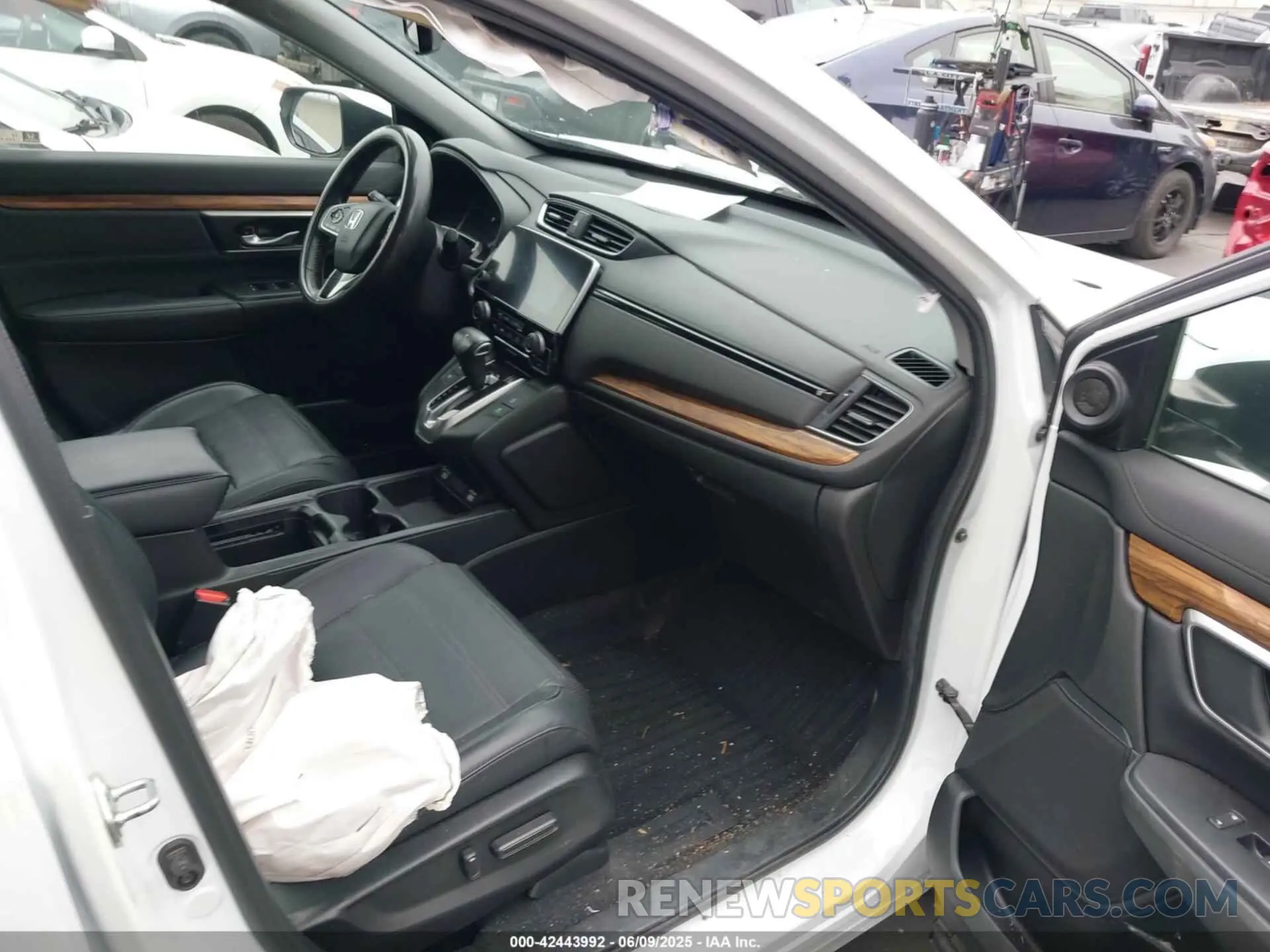 5 fotografías del automóvil dañado 2HKRW2H80LH692392 HONDA CR-V 2020