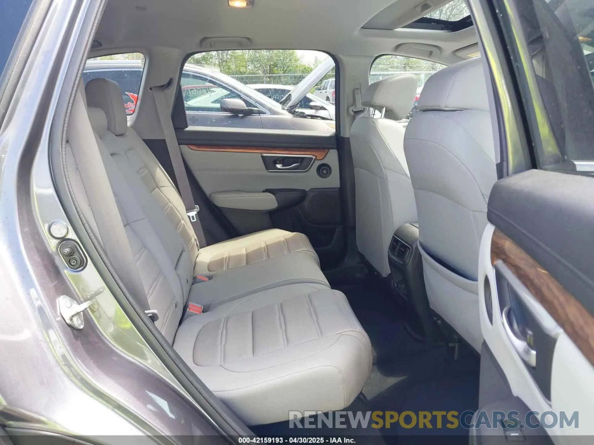 8 fotografías del automóvil dañado 2HKRW2H85LH661459 HONDA CR-V 2020