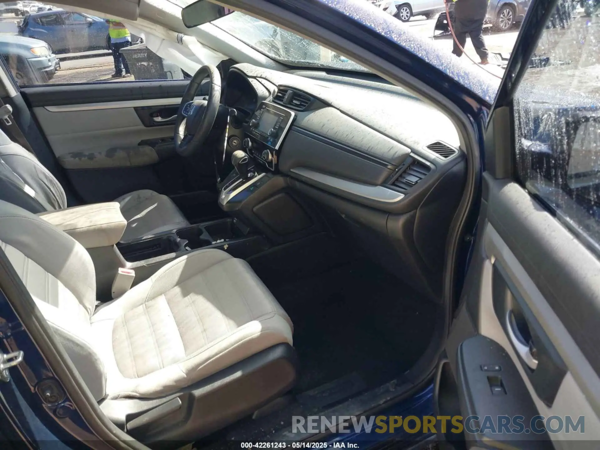 5 fotografías del automóvil dañado 5J6RW1H28LA001777 HONDA CR-V 2020
