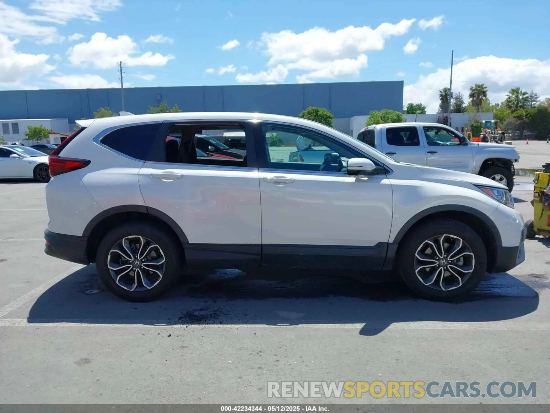 12 fotografías del automóvil dañado 5J6RW1H55LA013363 HONDA CR-V 2020