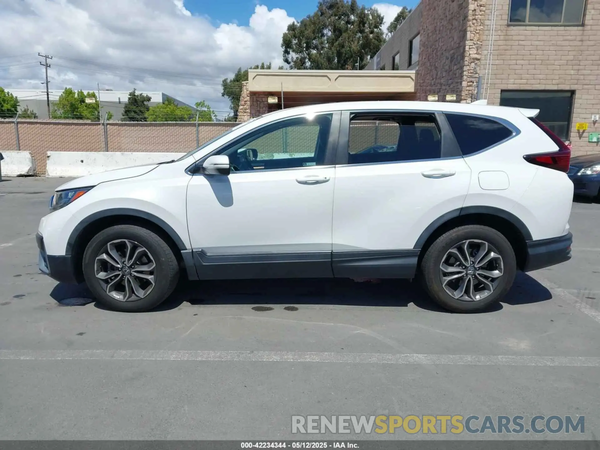 13 fotografías del automóvil dañado 5J6RW1H55LA013363 HONDA CR-V 2020