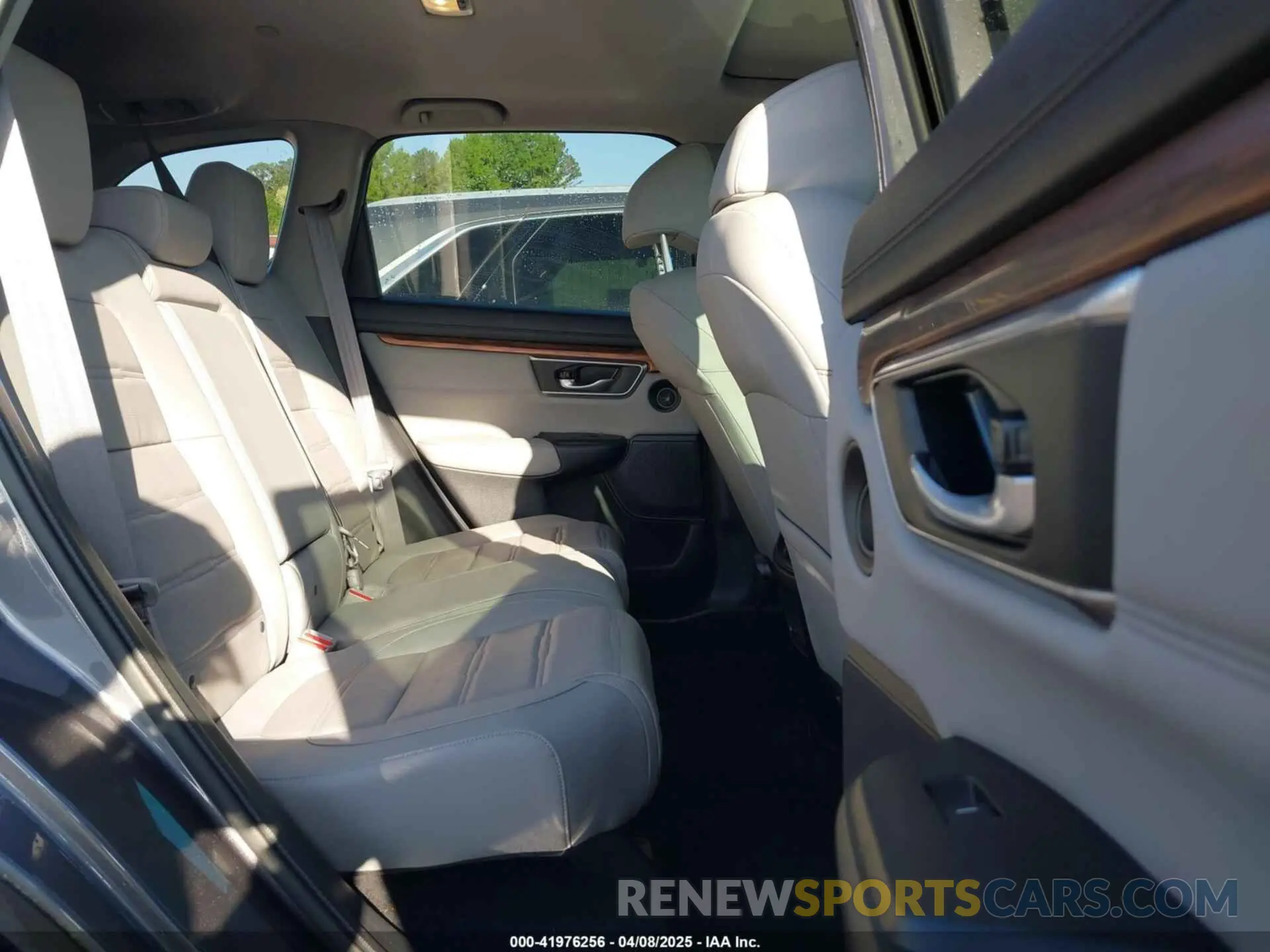 8 fotografías del automóvil dañado 5J6RW1H88LL014893 HONDA CR-V 2020