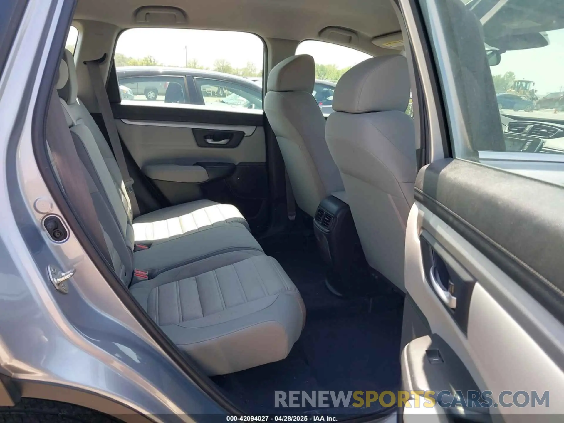 8 fotografías del automóvil dañado 5J6RW2H24LA014970 HONDA CR-V 2020