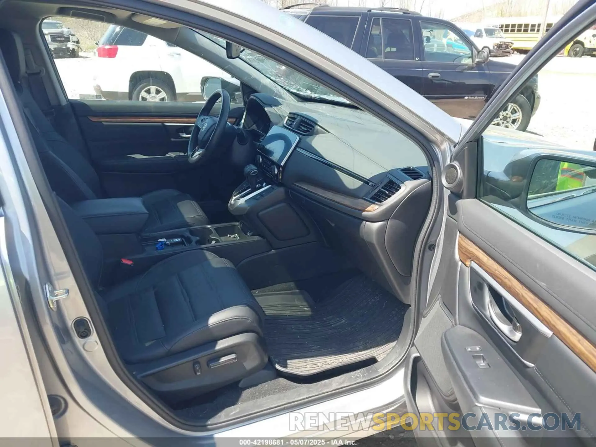 5 fotografías del automóvil dañado 5J6RW2H83LL041537 HONDA CR-V 2020