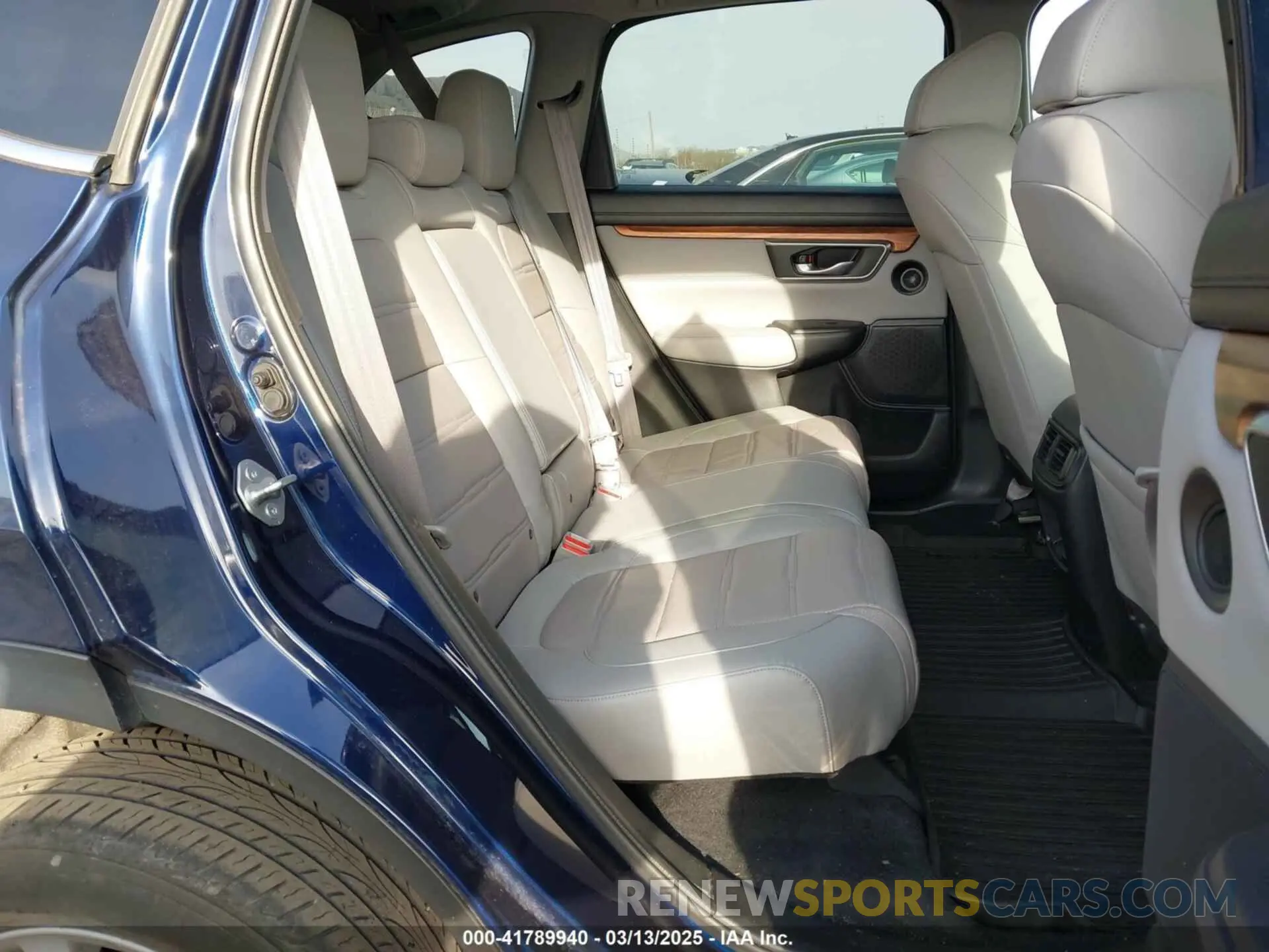 8 fotografías del automóvil dañado 7FART6H88LE016940 HONDA CR-V 2020