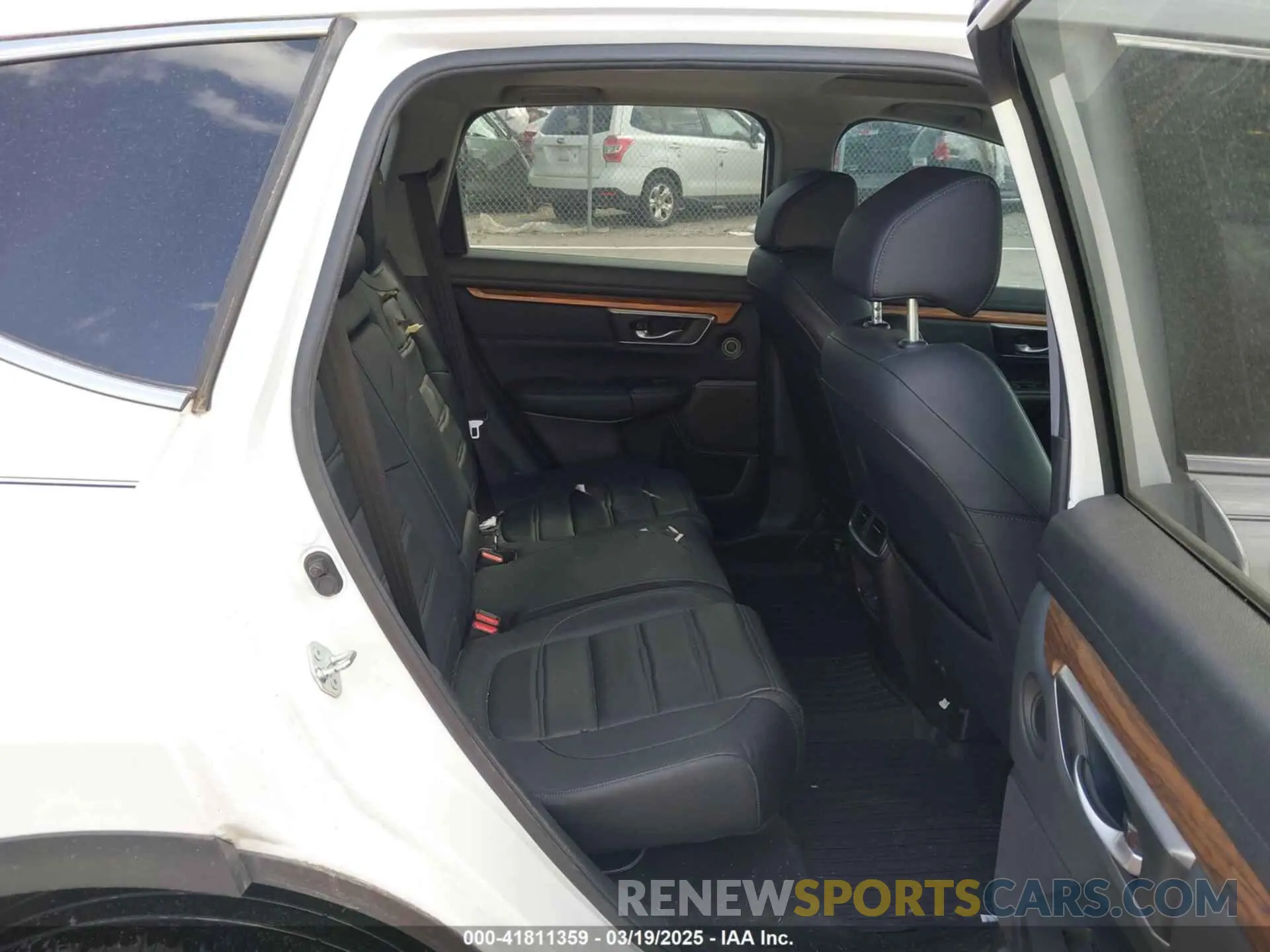 8 fotografías del automóvil dañado 7FART6H95LE017553 HONDA CR-V 2020