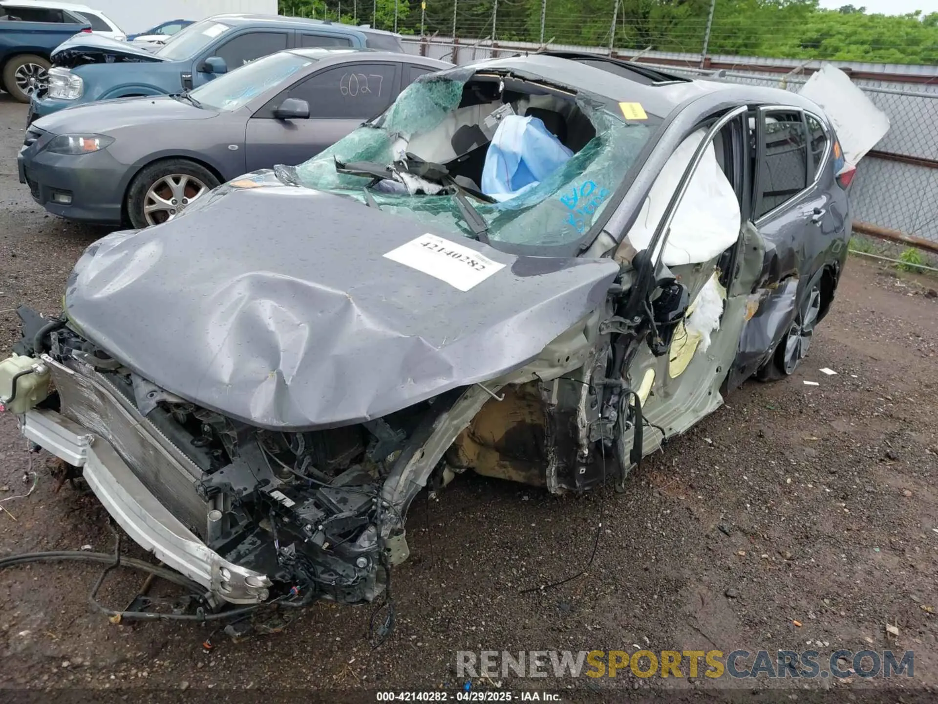 2 fotografías del automóvil dañado 7FARW1H55LE021819 HONDA CR-V 2020