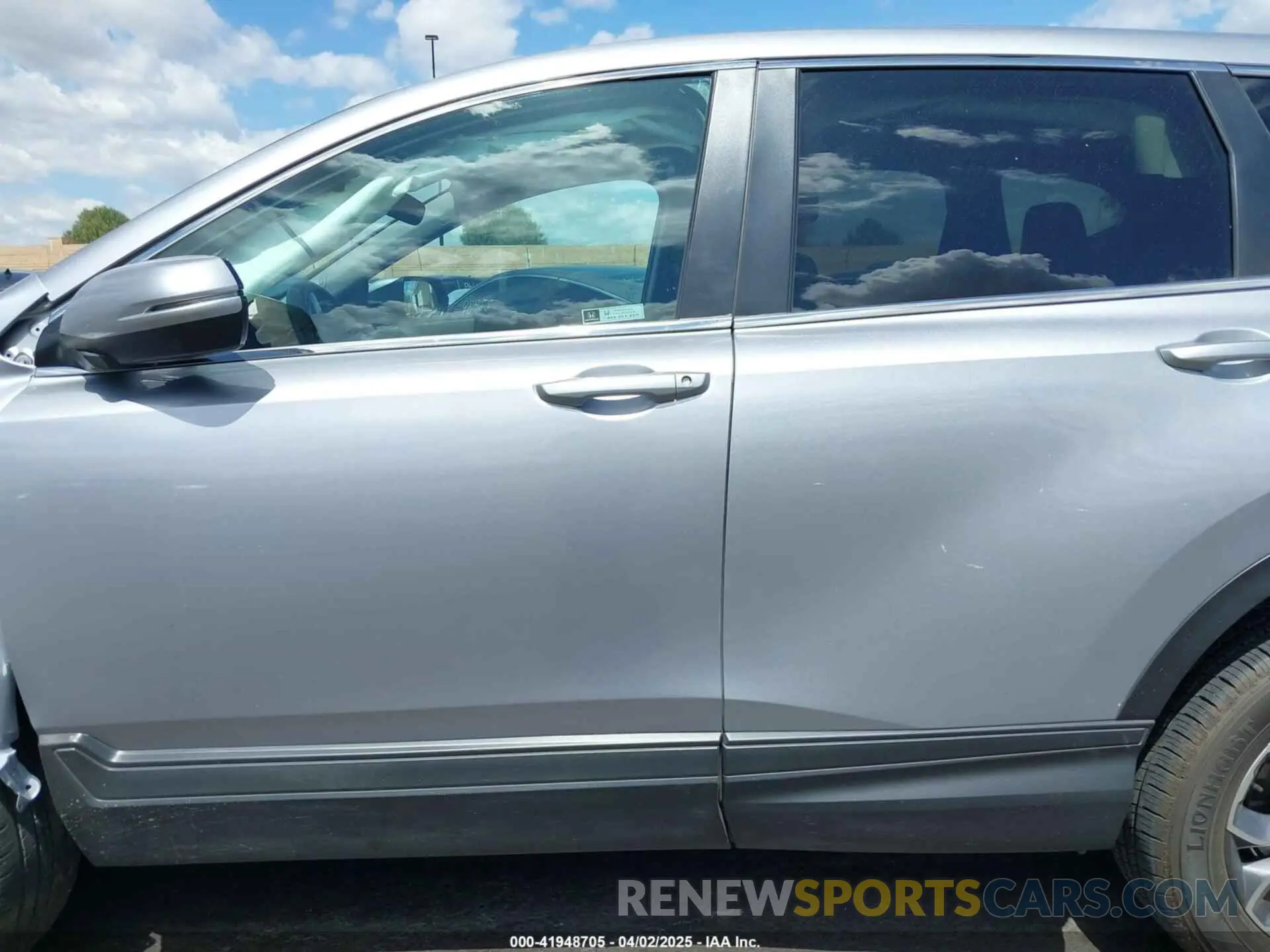 15 fotografías del automóvil dañado 7FARW1H56LE017004 HONDA CR-V 2020