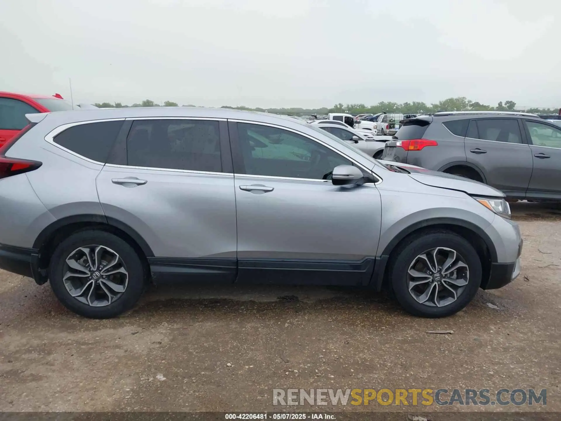 13 fotografías del automóvil dañado 7FARW1H87LE002747 HONDA CR-V 2020