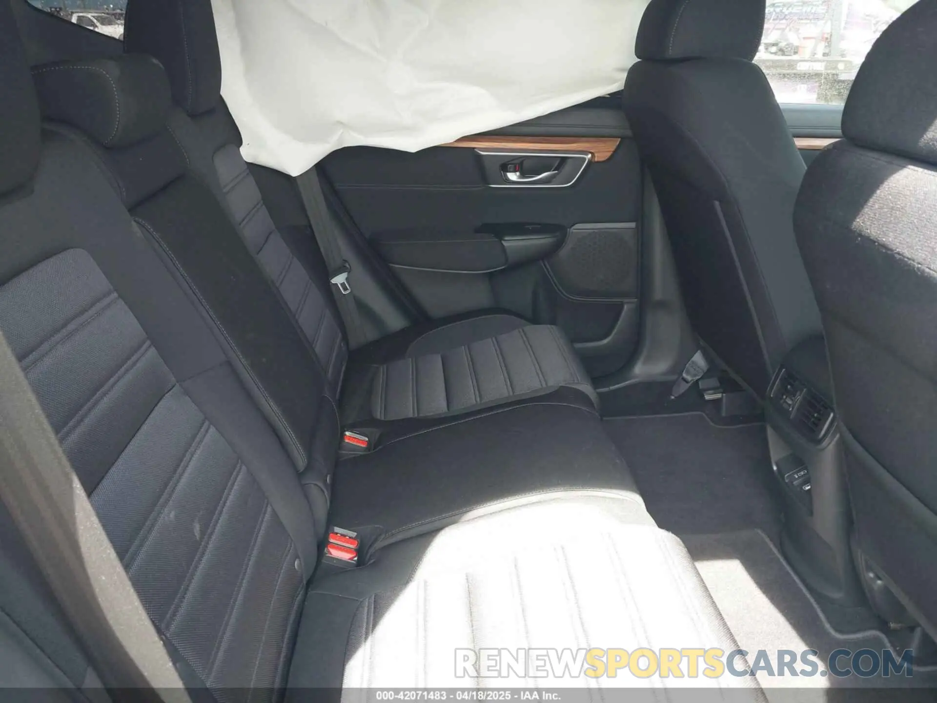 8 fotografías del automóvil dañado 7FARW2H51LE007051 HONDA CR-V 2020