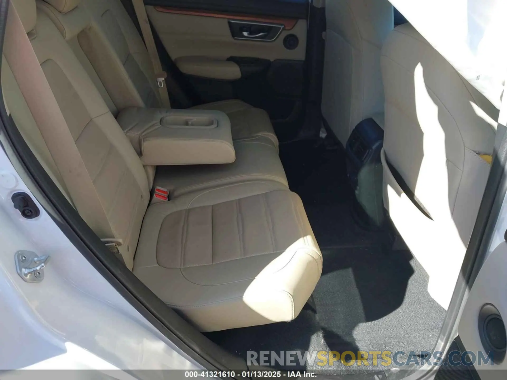 8 fotografías del automóvil dañado 2HKRW2H82NH624789 HONDA CR-V 2022