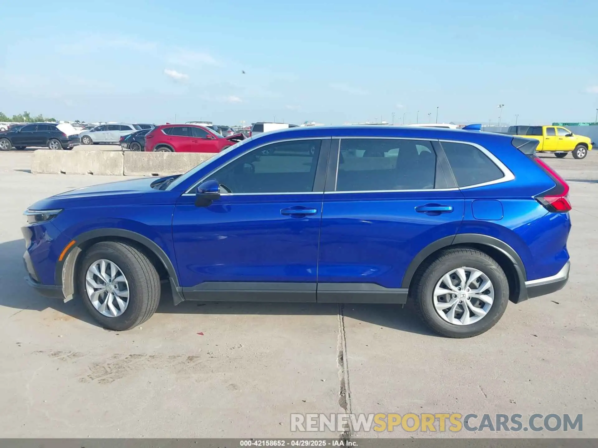 14 fotografías del automóvil dañado 2HKRS3H28PH305056 HONDA CR-V 2023