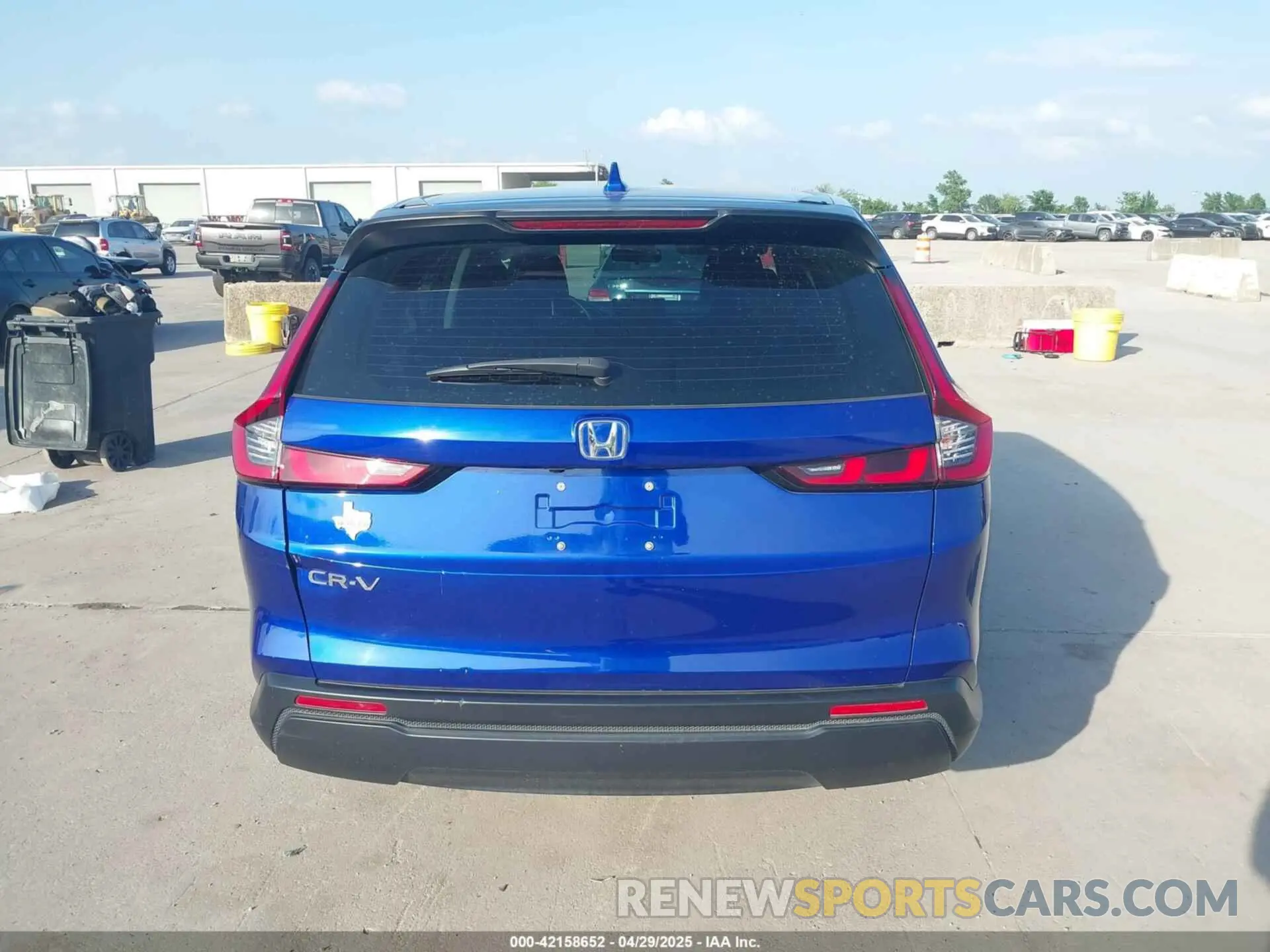 16 fotografías del automóvil dañado 2HKRS3H28PH305056 HONDA CR-V 2023