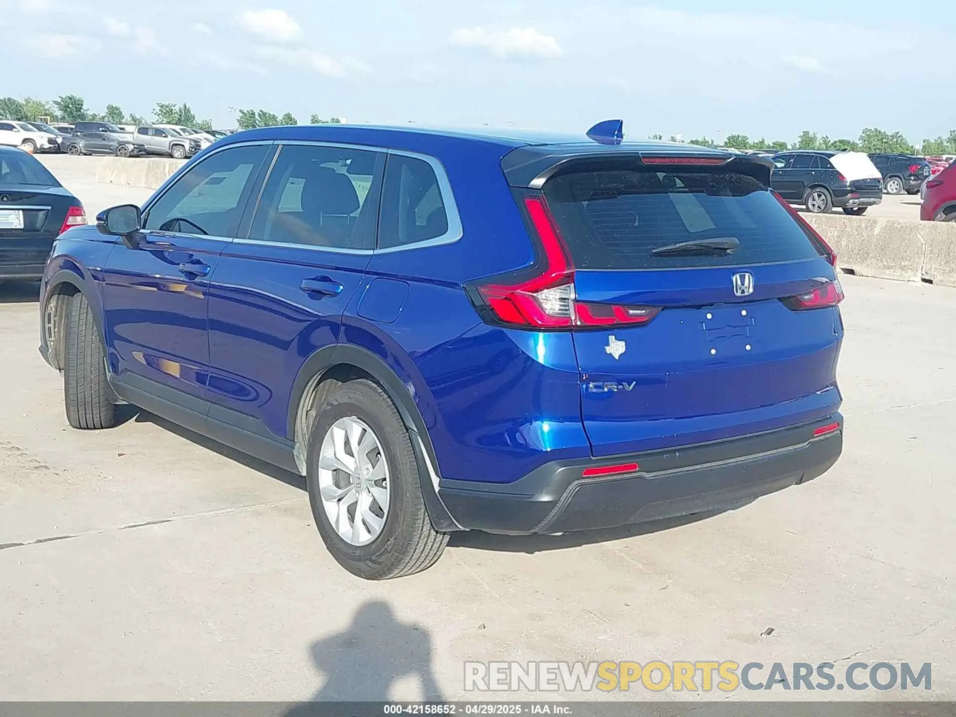 3 fotografías del automóvil dañado 2HKRS3H28PH305056 HONDA CR-V 2023