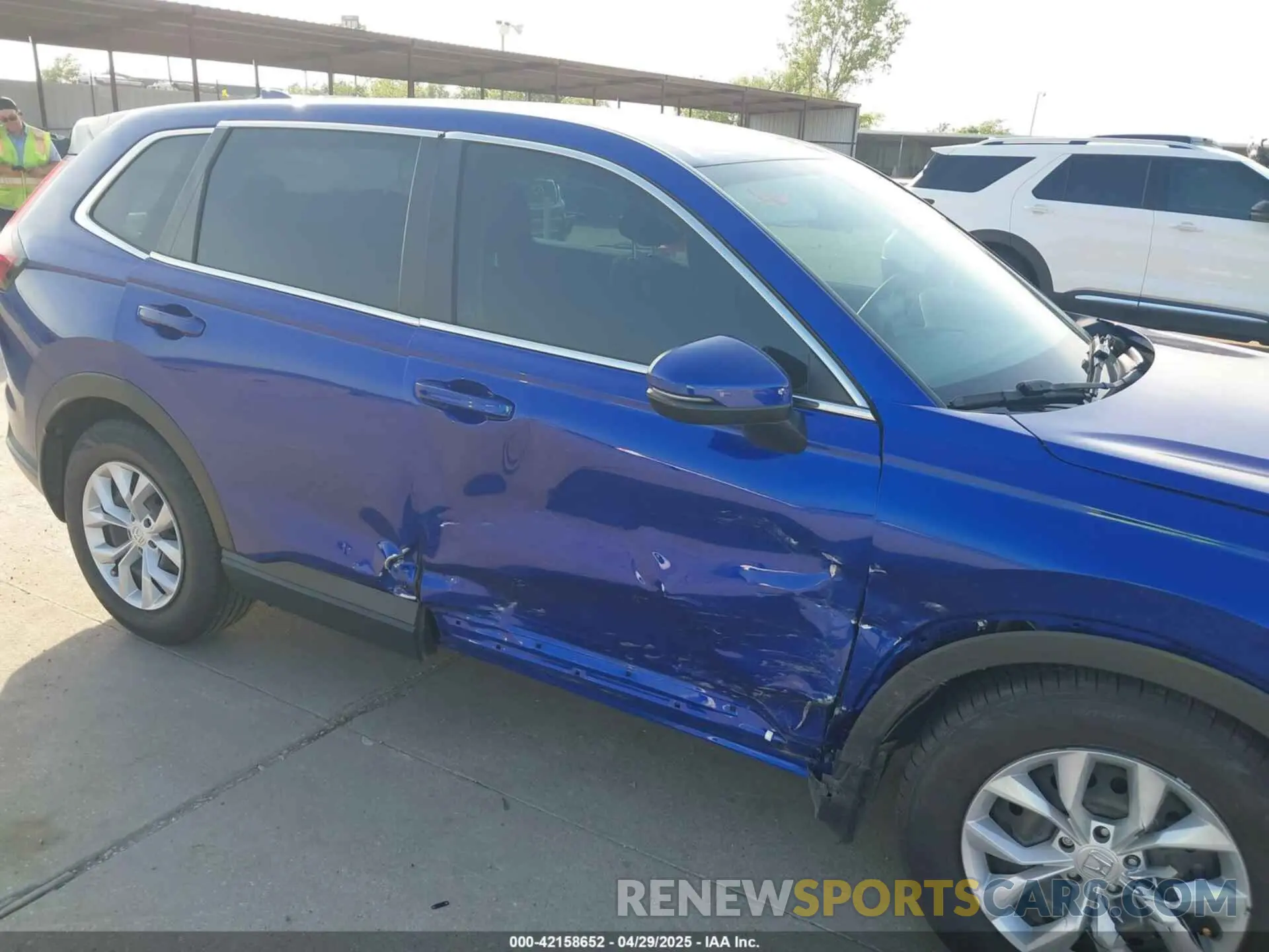 6 fotografías del automóvil dañado 2HKRS3H28PH305056 HONDA CR-V 2023