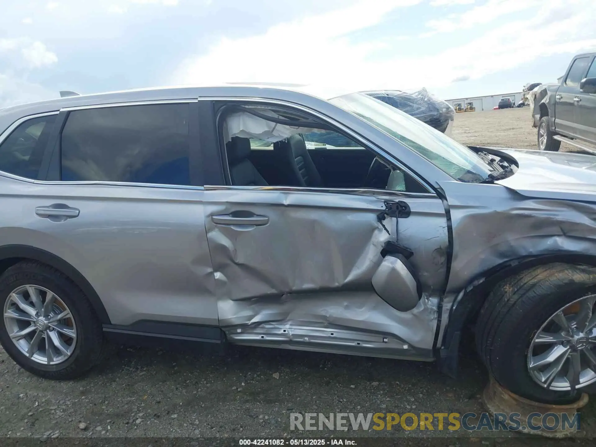 13 fotografías del automóvil dañado 2HKRS3H72PH301967 HONDA CR-V 2023