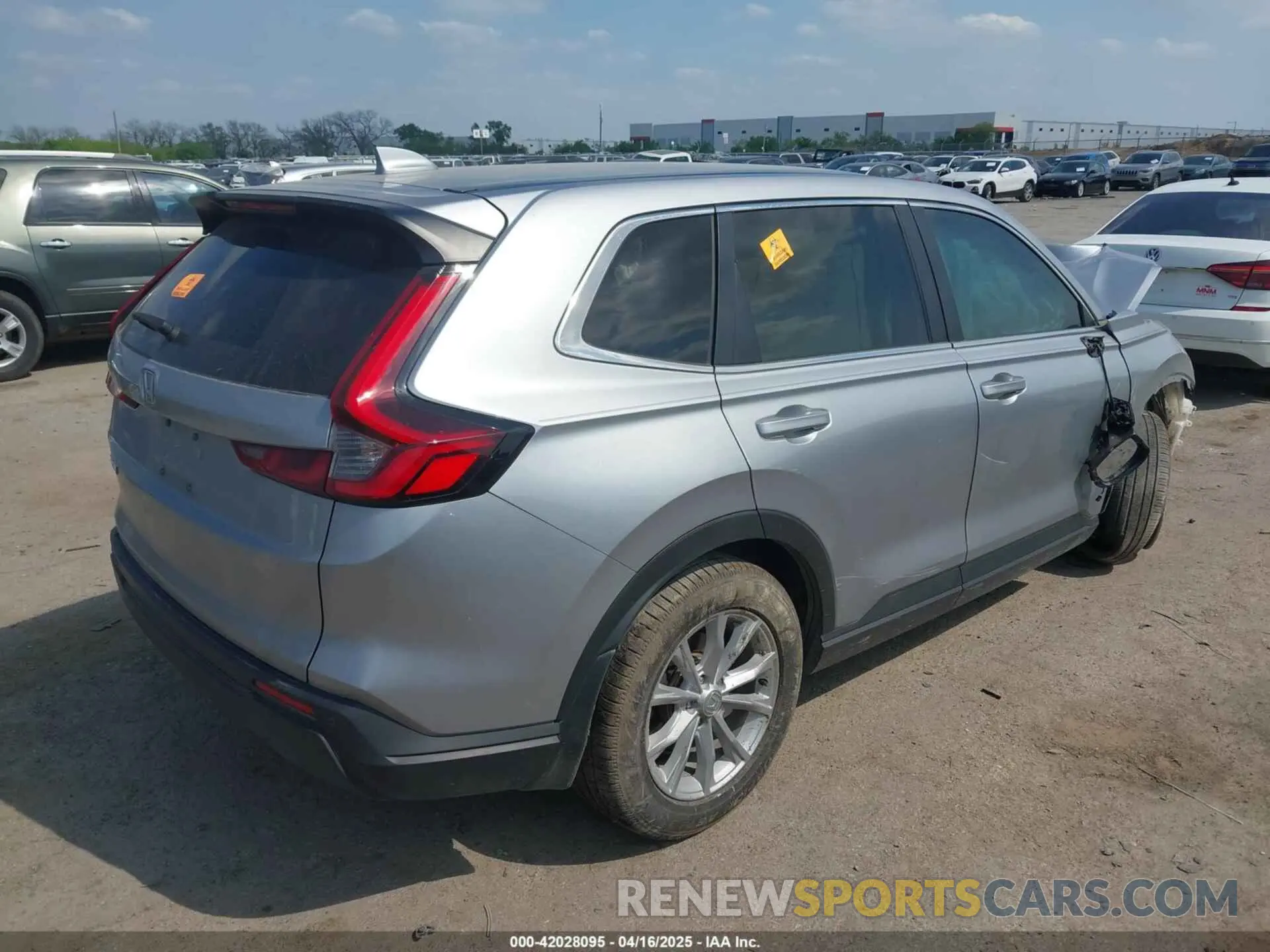 4 fotografías del automóvil dañado 2HKRS3H75PH302319 HONDA CR-V 2023