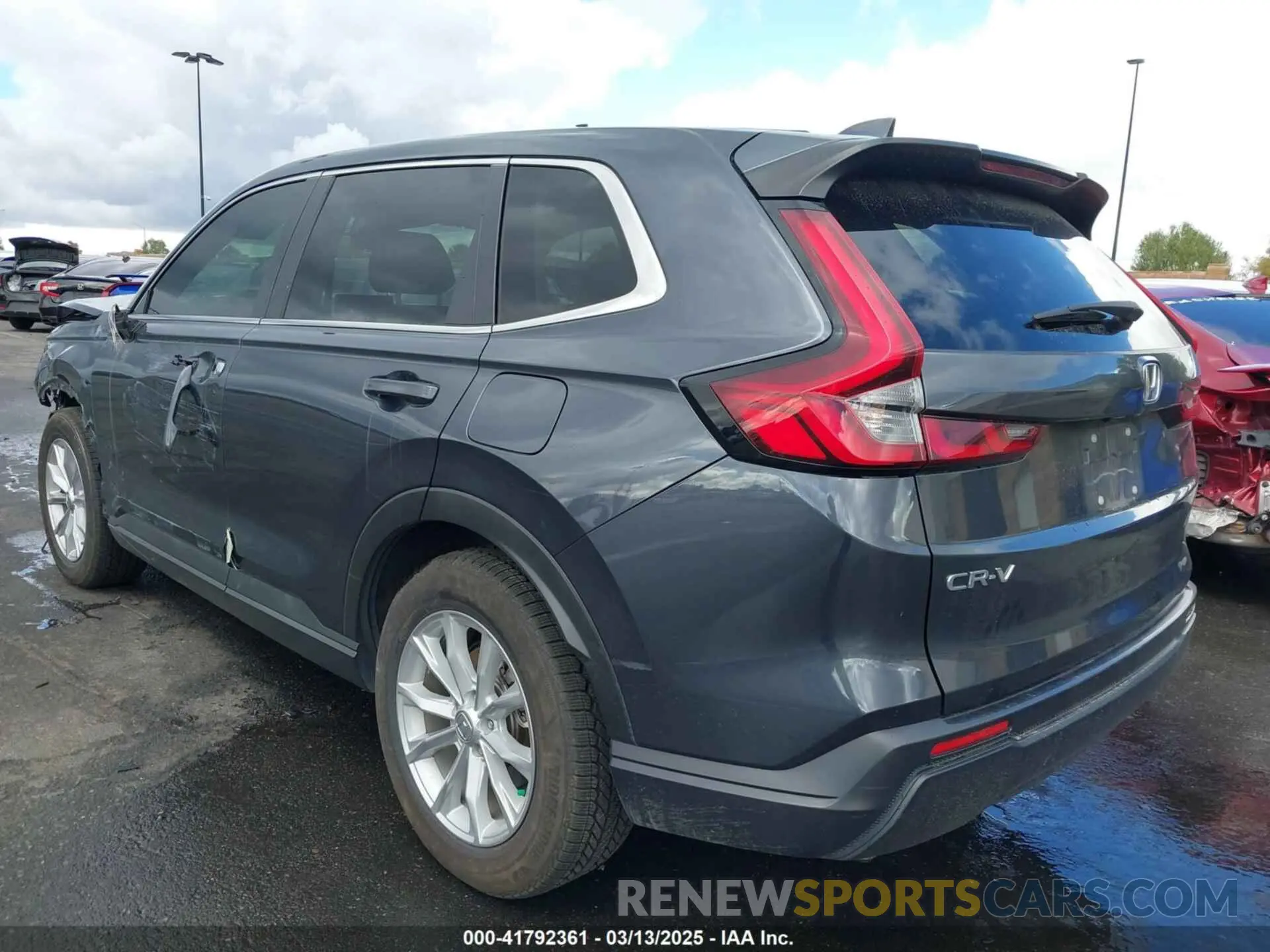 3 fotografías del automóvil dañado 2HKRS4H43PH400468 HONDA CR-V 2023