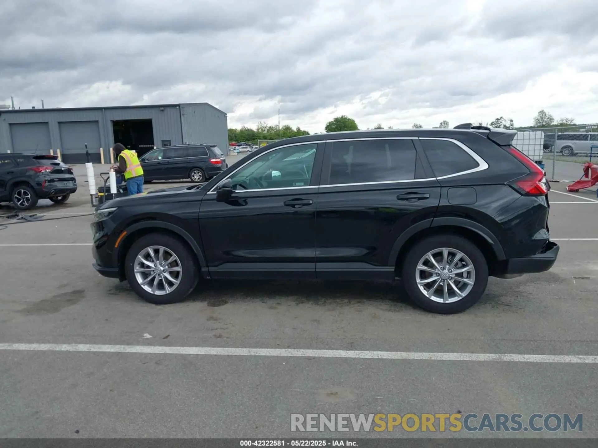 15 fotografías del automóvil dañado 2HKRS4H4XPH415601 HONDA CR-V 2023