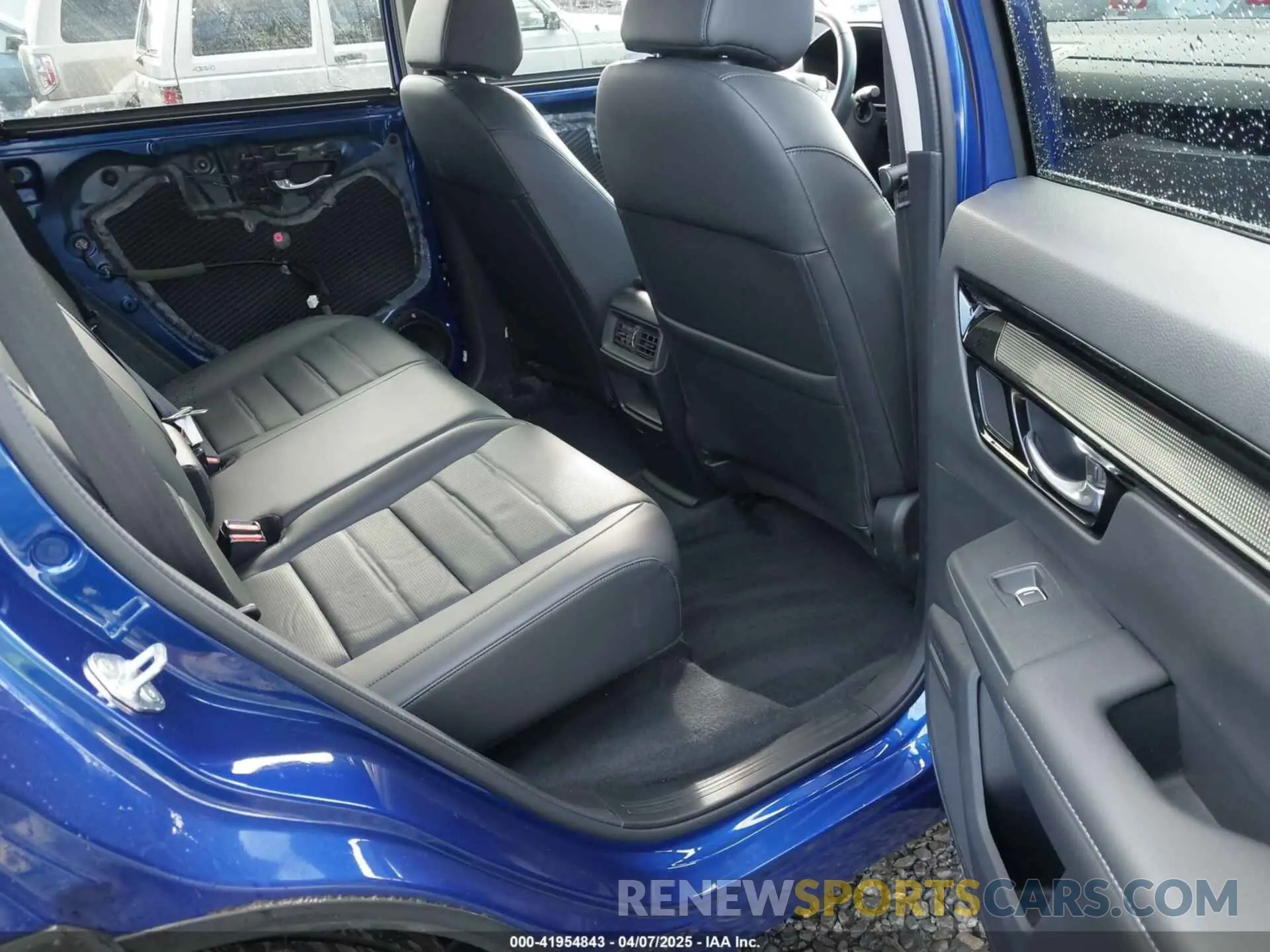 8 fotografías del automóvil dañado 2HKRS4H75PH400563 HONDA CR-V 2023