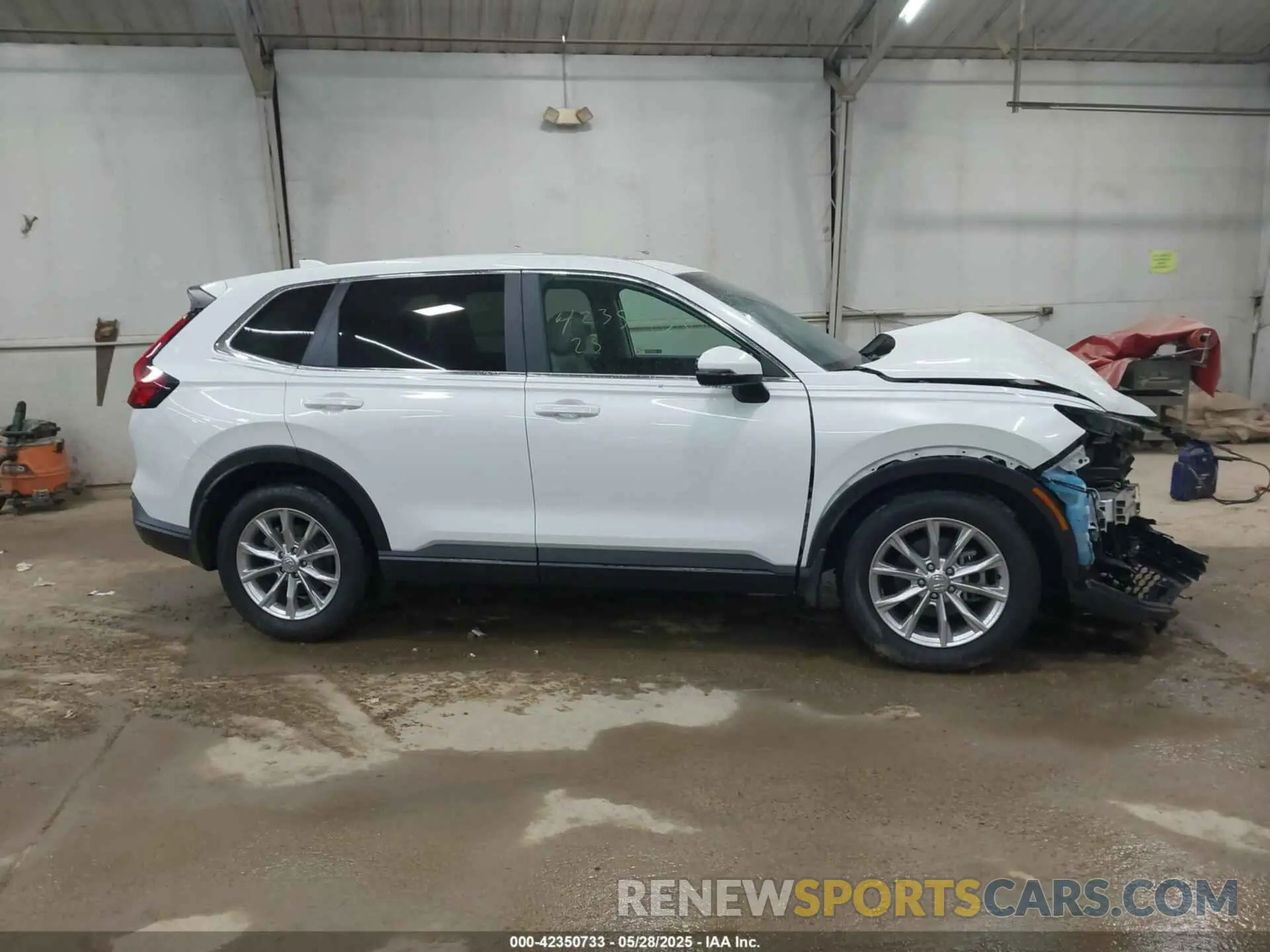 13 fotografías del automóvil dañado 2HKRS4H75PH421025 HONDA CR-V 2023
