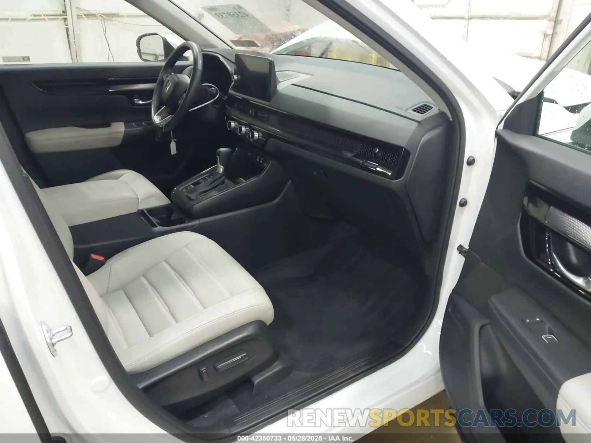 5 fotografías del automóvil dañado 2HKRS4H75PH421025 HONDA CR-V 2023