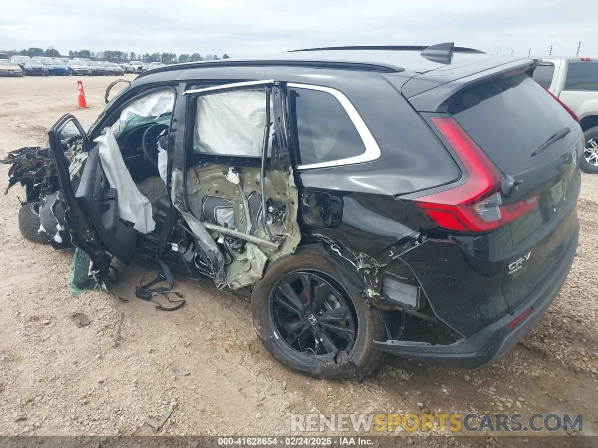 3 fotografías del automóvil dañado 2HKRS6H92PH800996 HONDA CR-V 2023