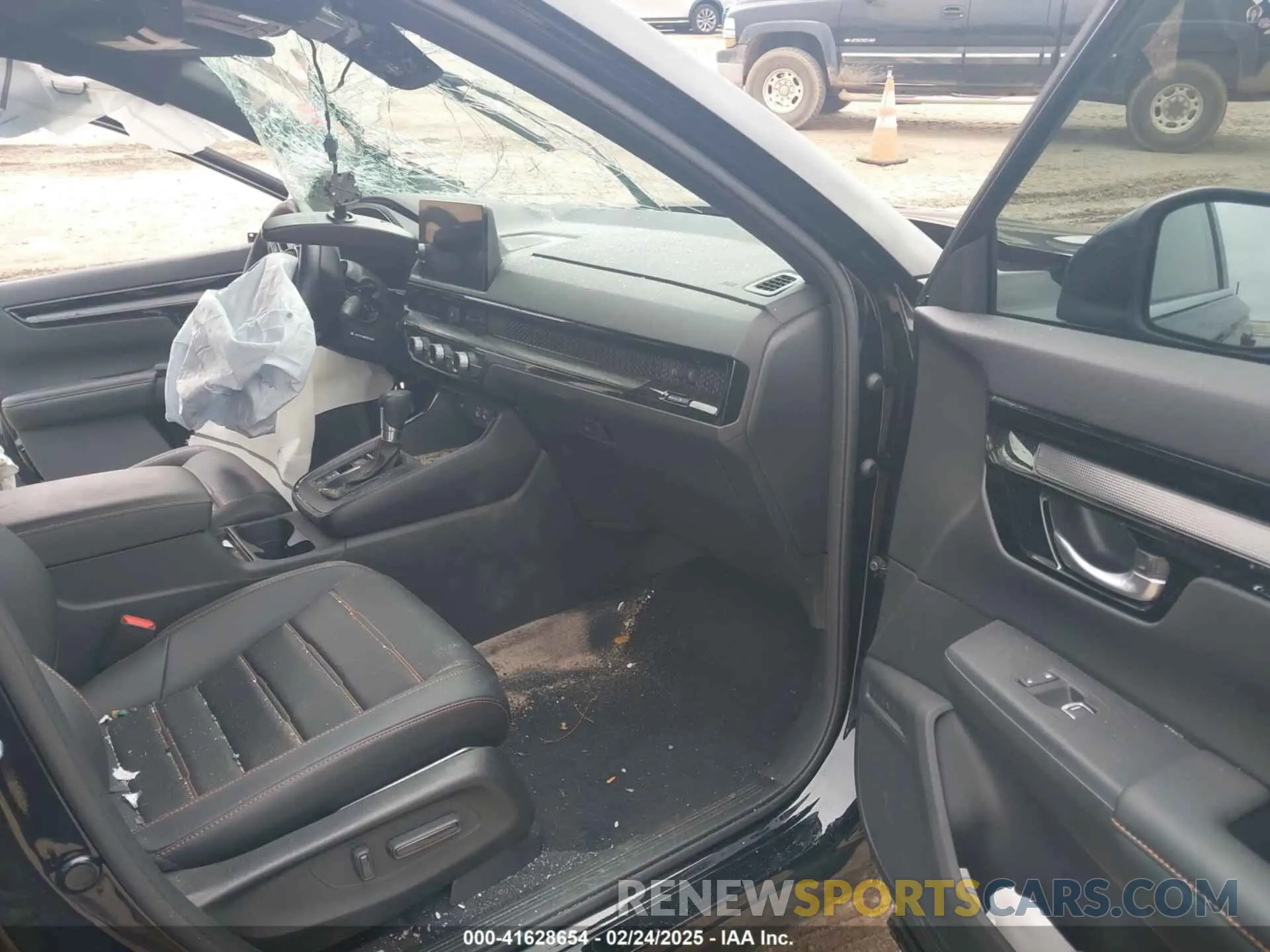 5 fotografías del automóvil dañado 2HKRS6H92PH800996 HONDA CR-V 2023