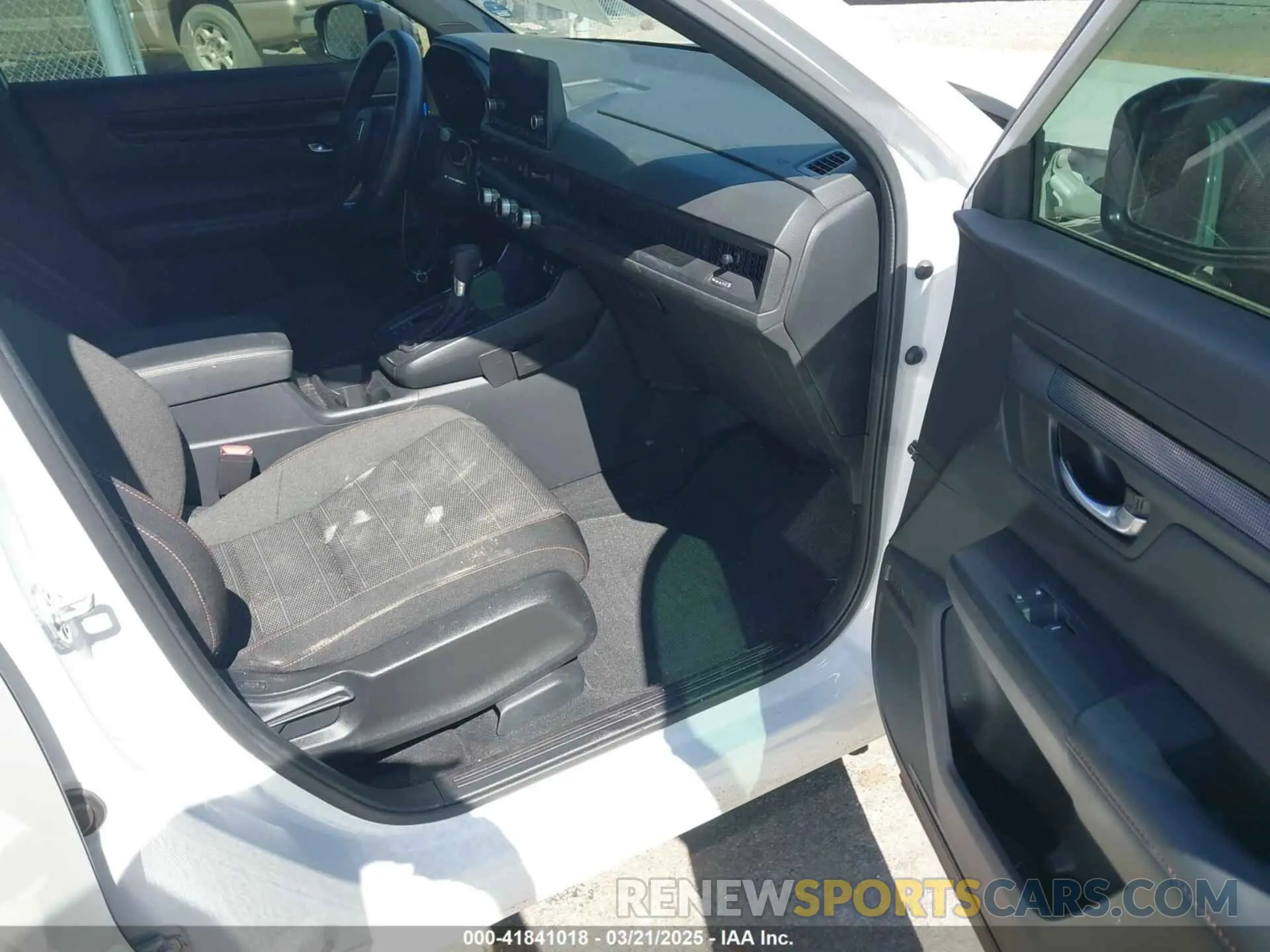 5 fotografías del automóvil dañado 5J6RS5H58PL000121 HONDA CR-V 2023