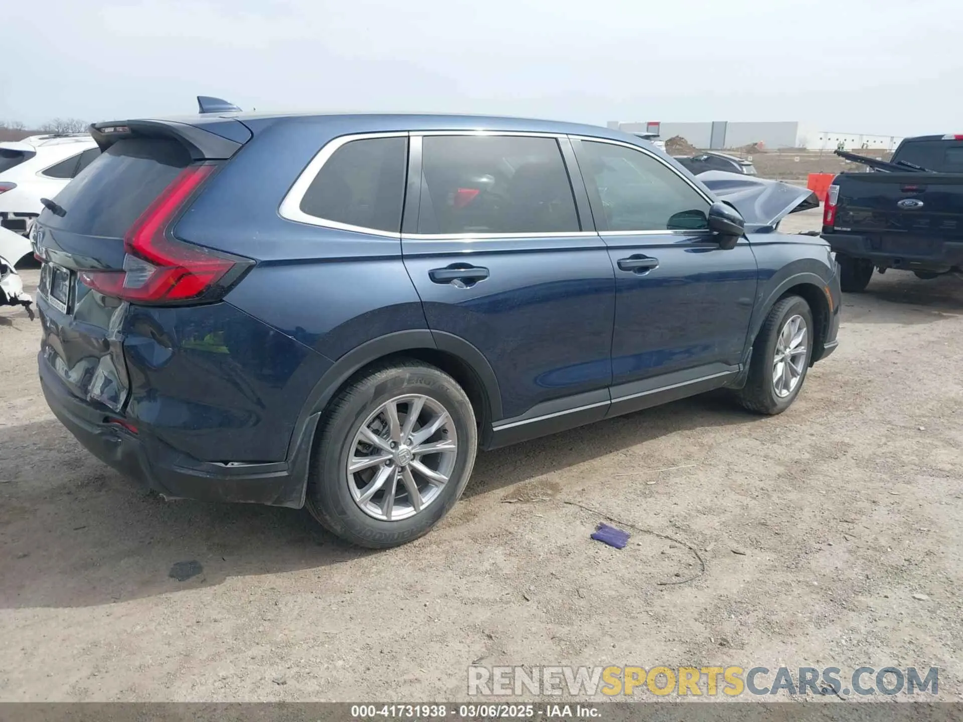 4 fotografías del automóvil dañado 7FARS3H71PE004093 HONDA CR-V 2023
