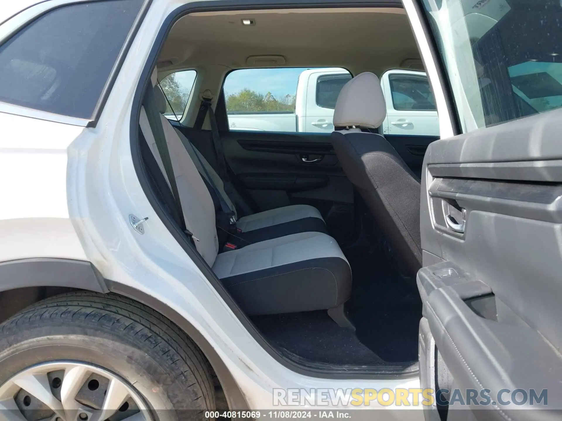 8 fotografías del automóvil dañado 7FARS4H2XPE020934 HONDA CR-V 2023