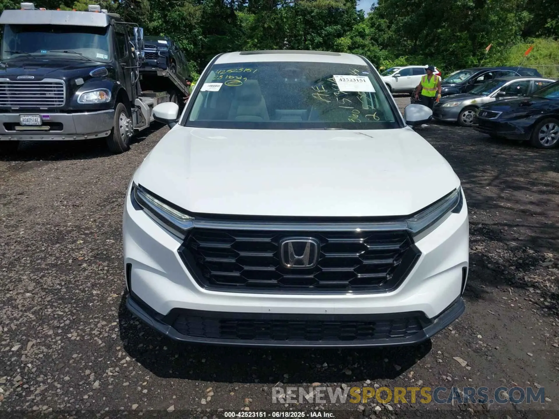 12 fotografías del automóvil dañado 7FARS4H40PE000449 HONDA CR-V 2023