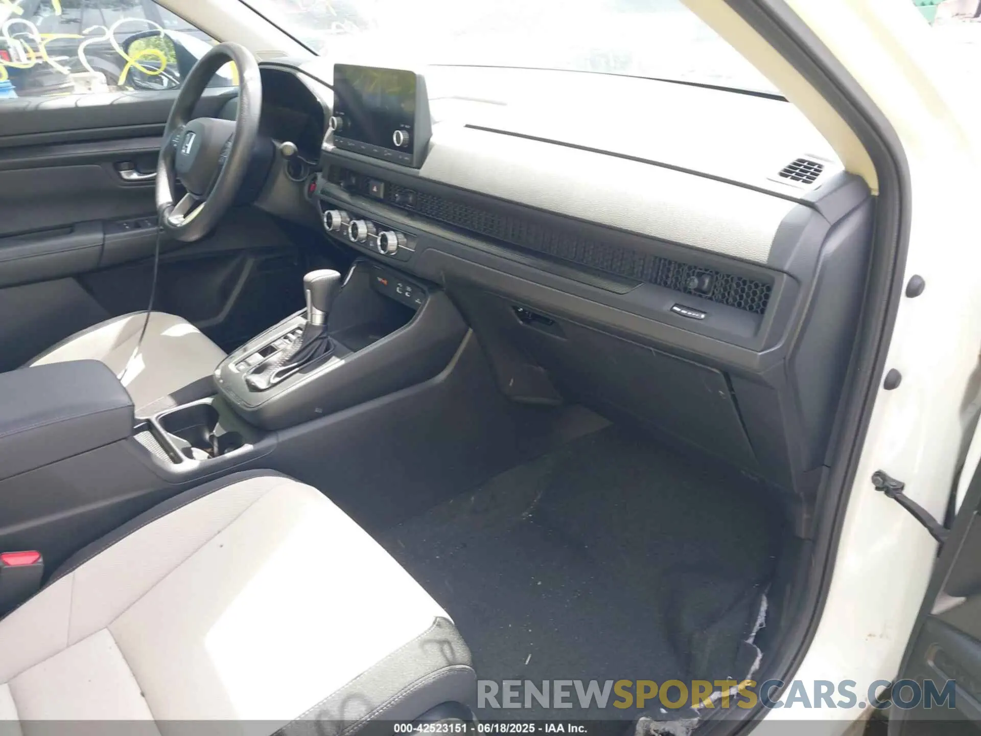 5 fotografías del automóvil dañado 7FARS4H40PE000449 HONDA CR-V 2023