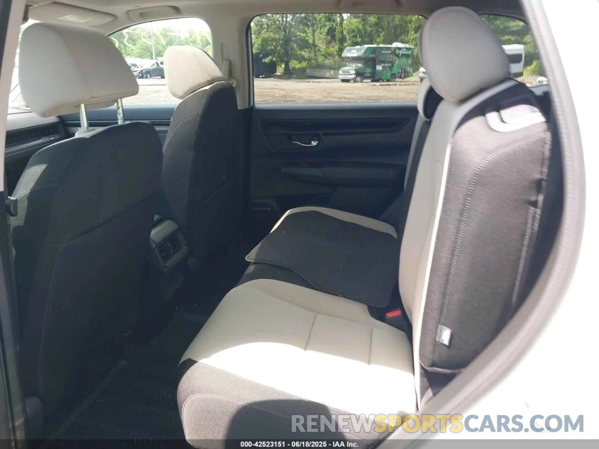 8 fotografías del automóvil dañado 7FARS4H40PE000449 HONDA CR-V 2023