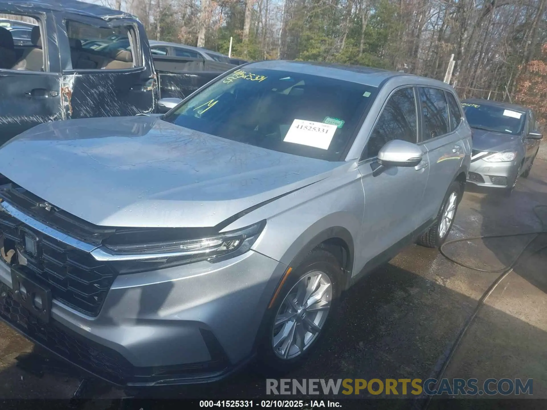 2 fotografías del automóvil dañado 7FARS4H73PE004280 HONDA CR-V 2023