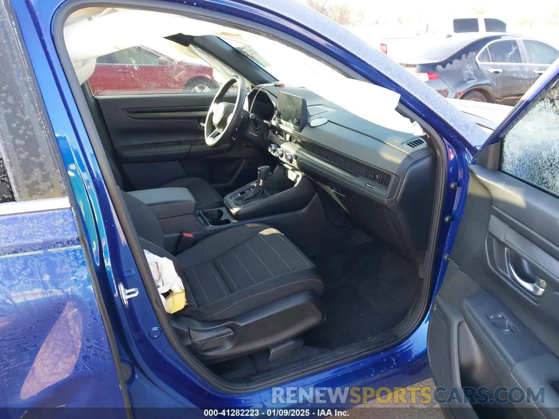 5 fotografías del automóvil dañado 7FARS6H59PE031980 HONDA CR-V 2023