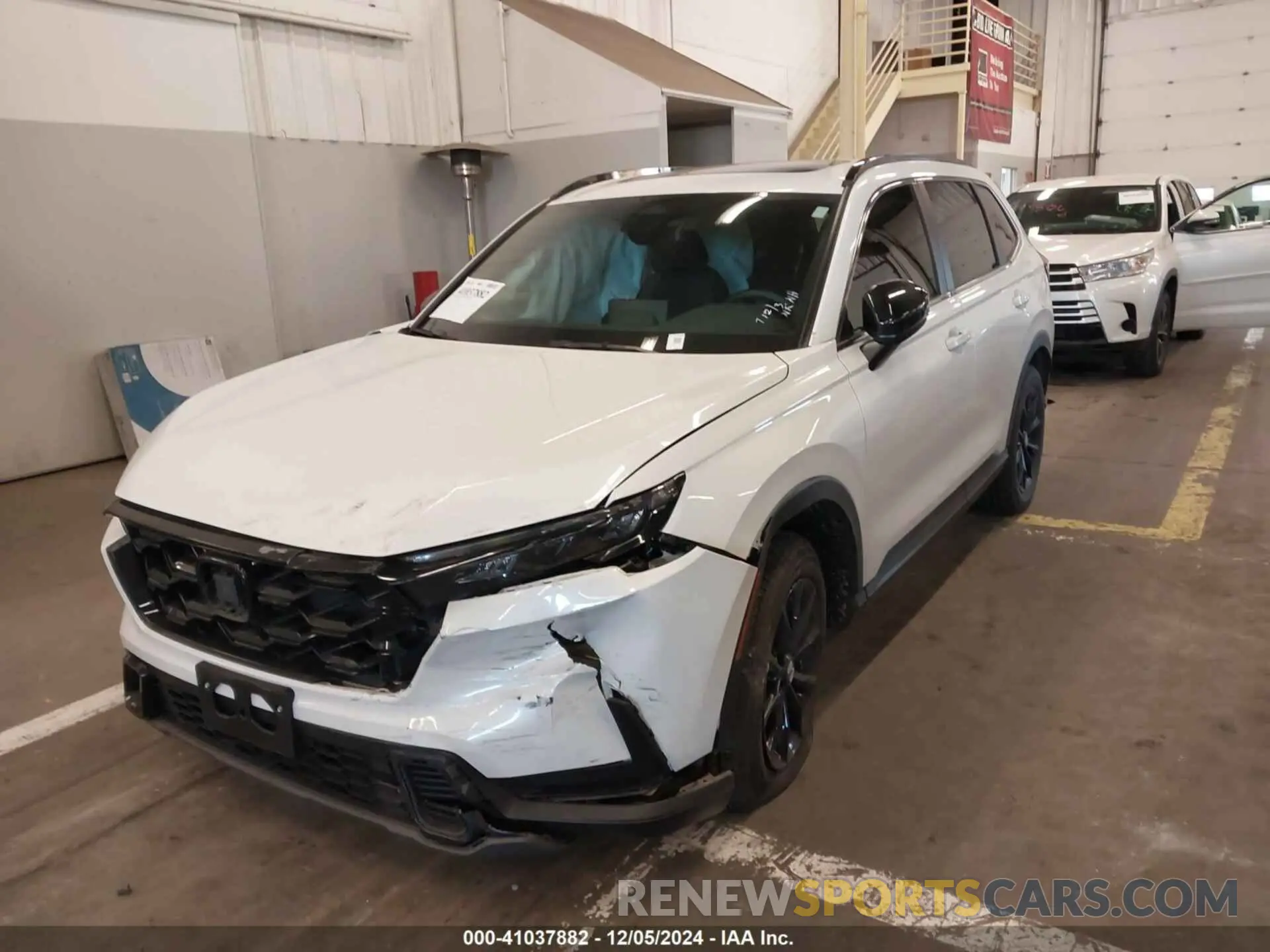 2 fotografías del automóvil dañado 7FARS6H59PE041120 HONDA CR-V 2023