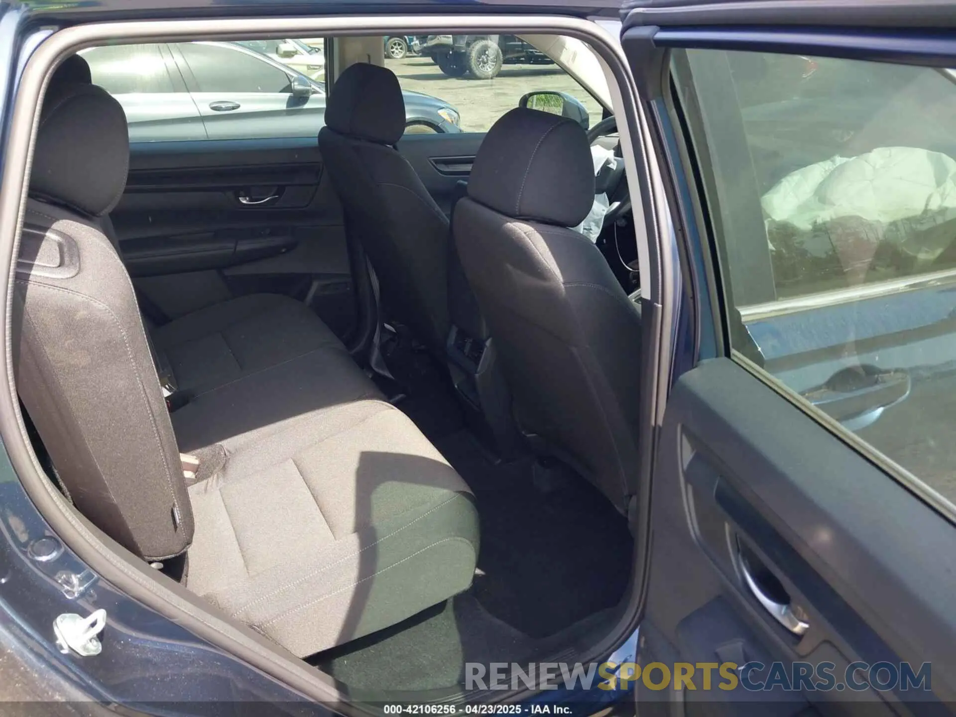 8 fotografías del automóvil dañado 2HKRS3H24RH325999 HONDA CR-V 2024