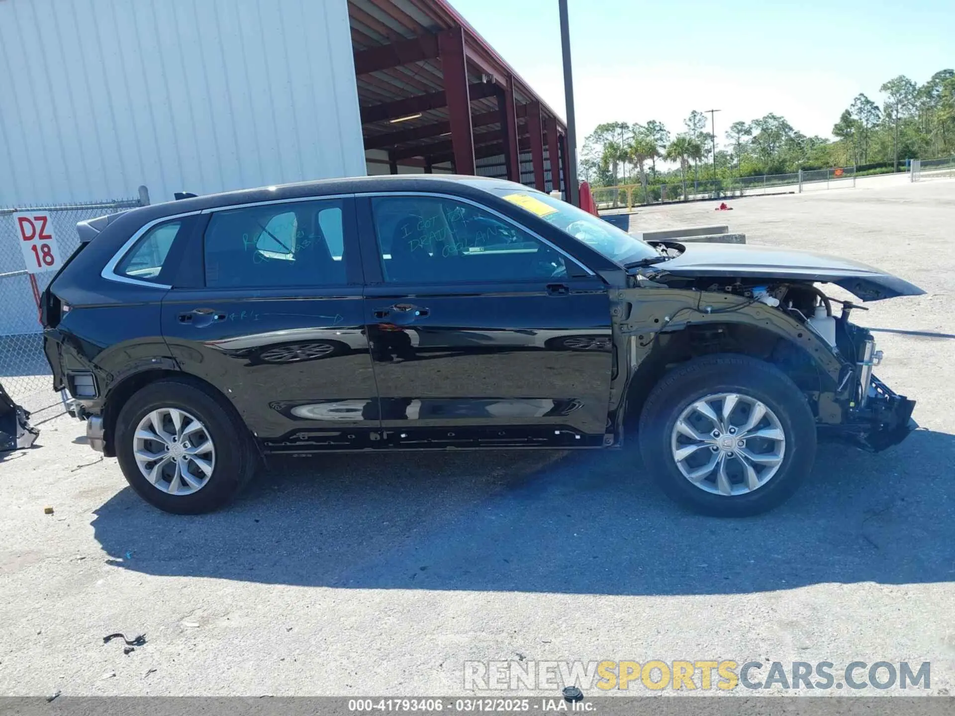 13 fotografías del automóvil dañado 2HKRS3H2XRH332343 HONDA CR-V 2024