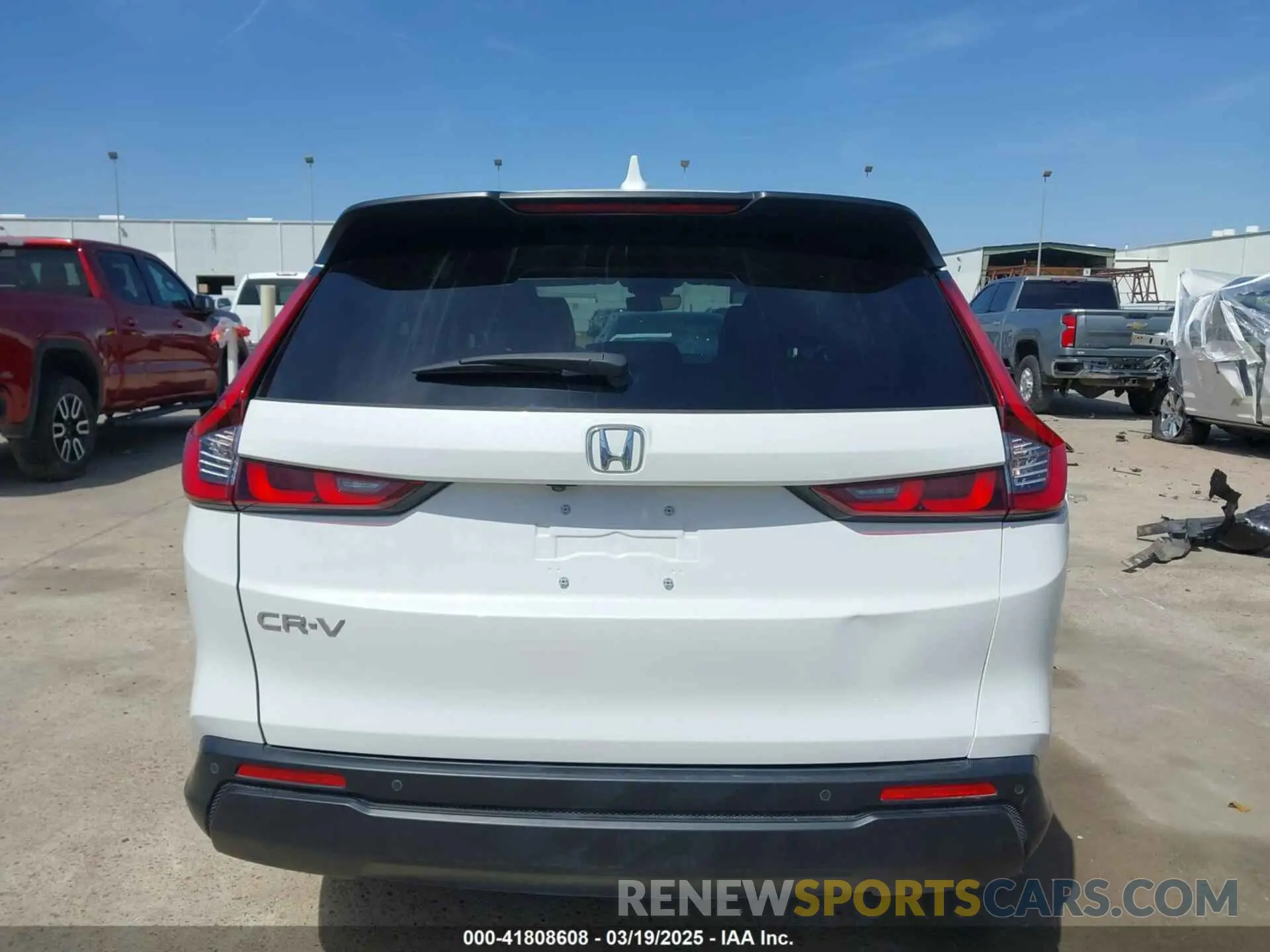 16 fotografías del automóvil dañado 2HKRS3H70RH320522 HONDA CR-V 2024