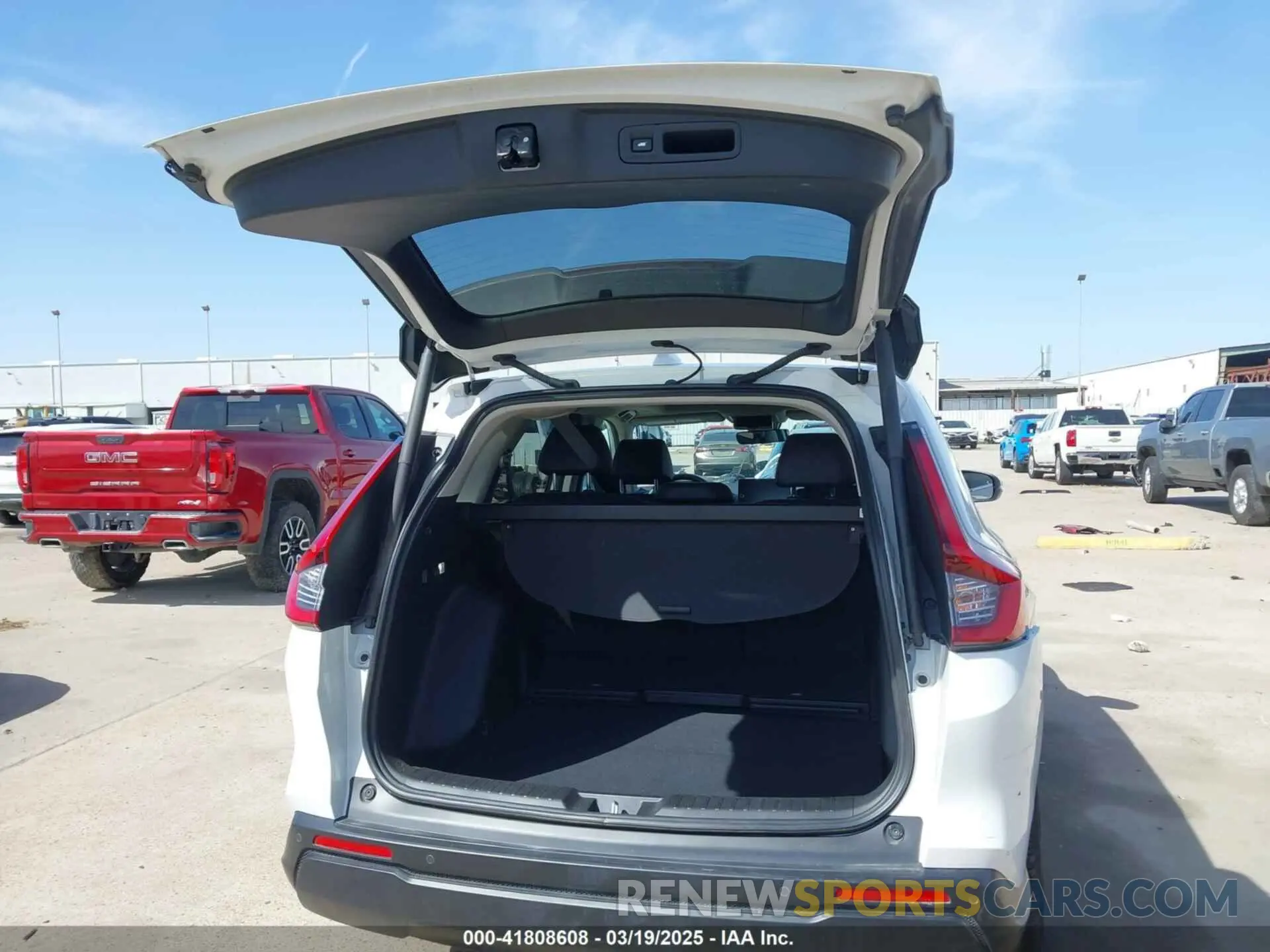 17 fotografías del automóvil dañado 2HKRS3H70RH320522 HONDA CR-V 2024
