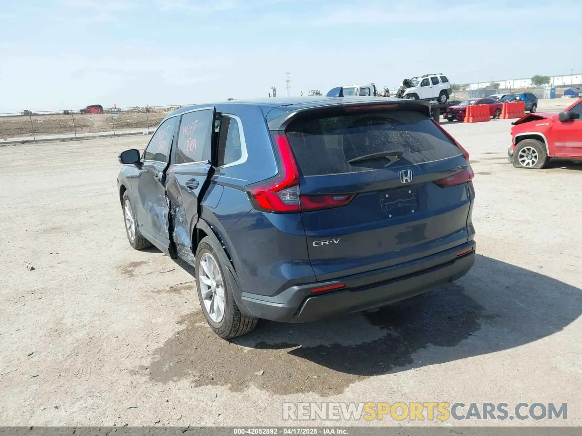 3 fotografías del automóvil dañado 2HKRS3H71RH314857 HONDA CR-V 2024