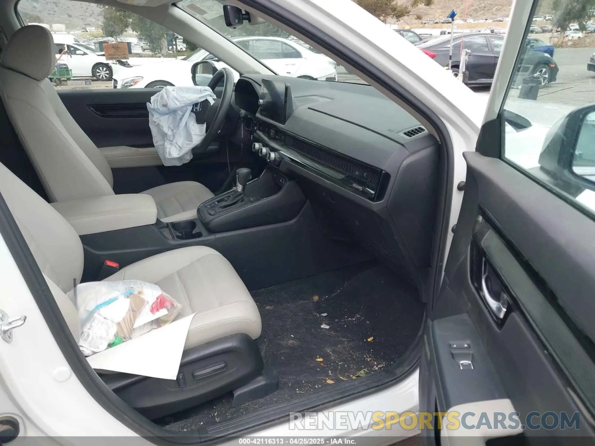 5 fotografías del automóvil dañado 2HKRS3H72RH311627 HONDA CR-V 2024