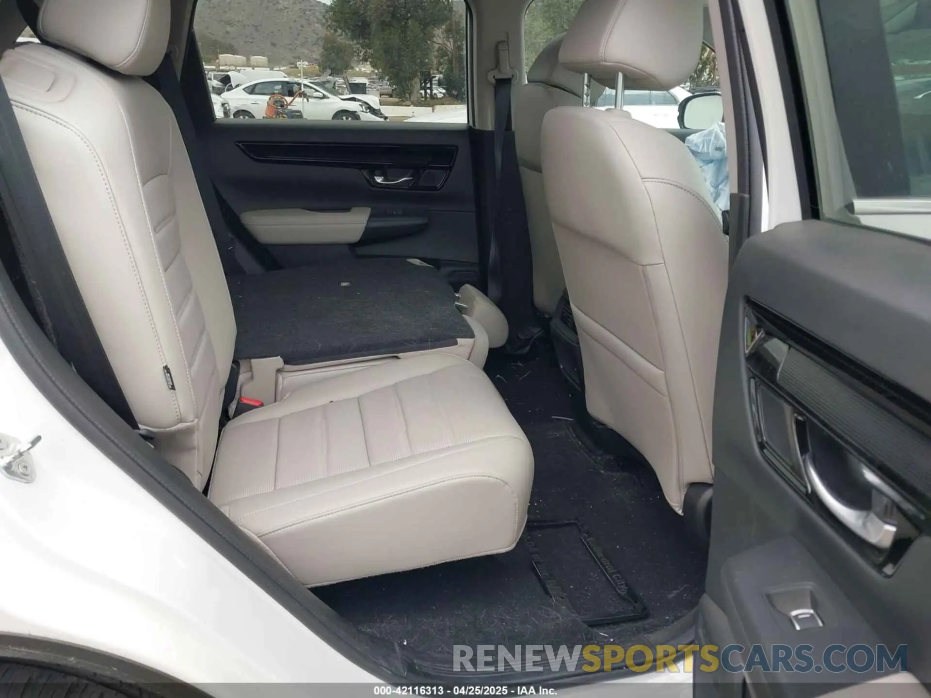 8 fotografías del automóvil dañado 2HKRS3H72RH311627 HONDA CR-V 2024