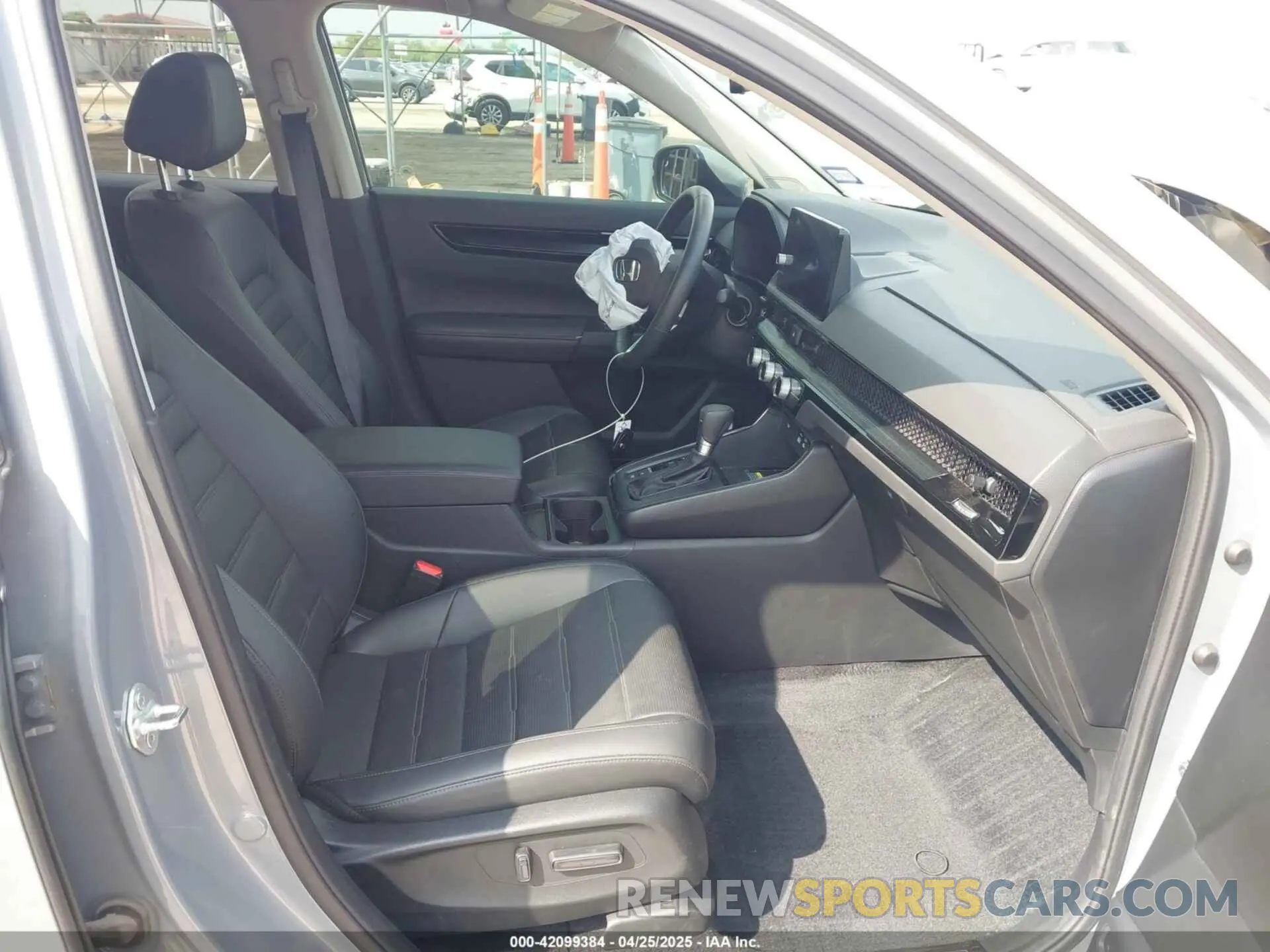 5 fotografías del automóvil dañado 2HKRS3H74RH318160 HONDA CR-V 2024