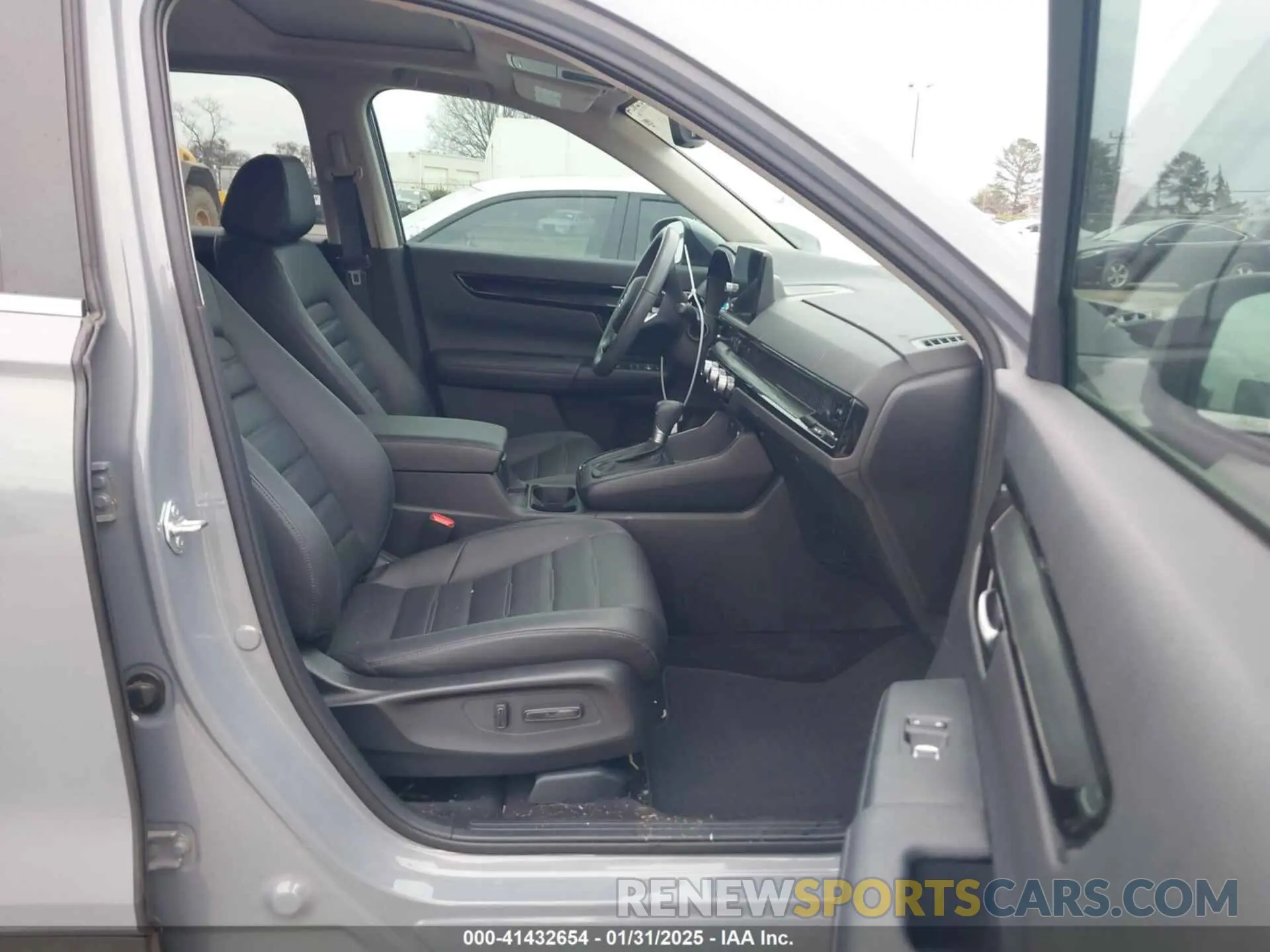 5 fotografías del automóvil dañado 2HKRS3H78RH321157 HONDA CR-V 2024