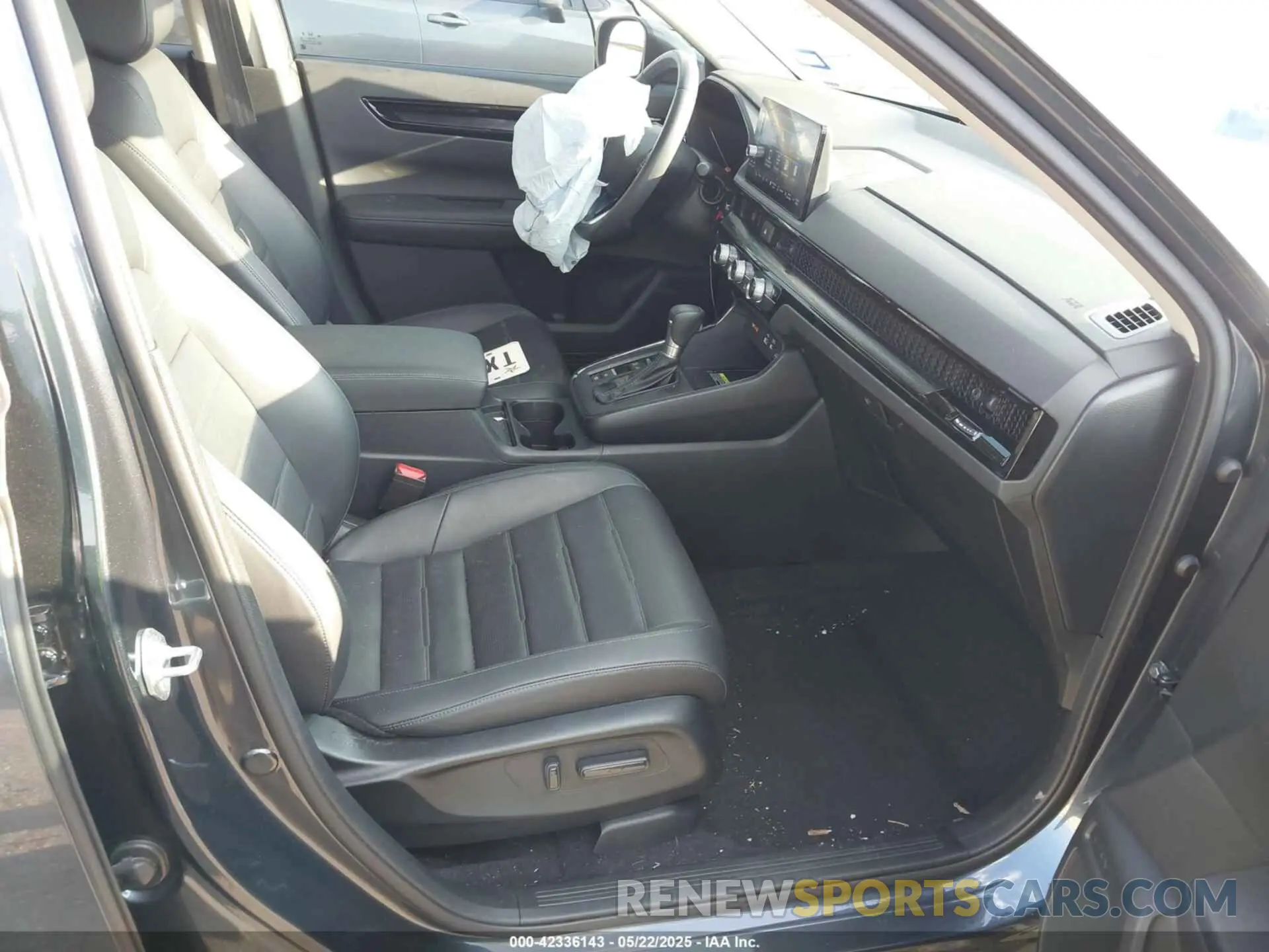 5 fotografías del automóvil dañado 2HKRS3H79RH321765 HONDA CR-V 2024