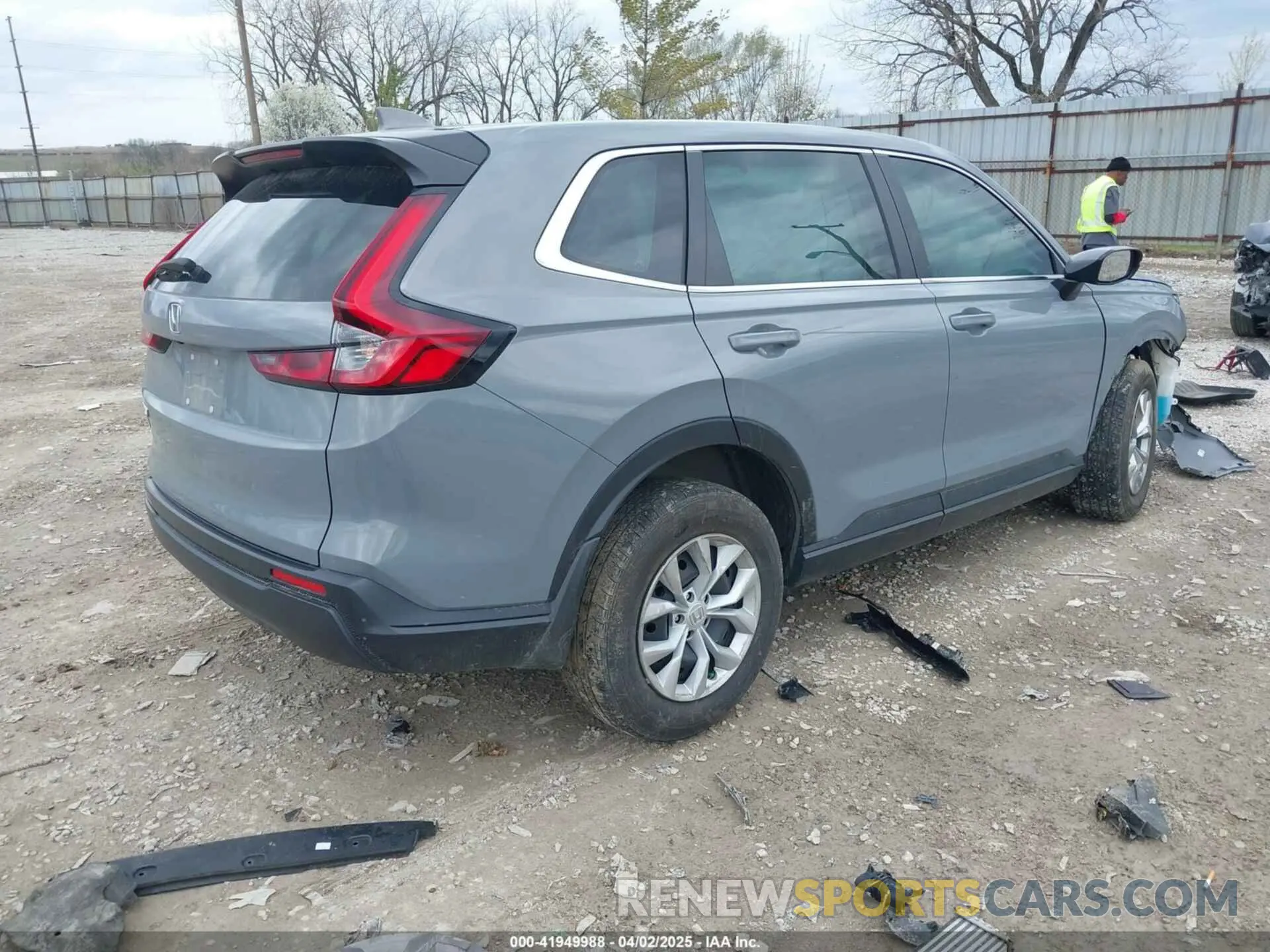 4 fotografías del automóvil dañado 2HKRS4H20RH403572 HONDA CR-V 2024