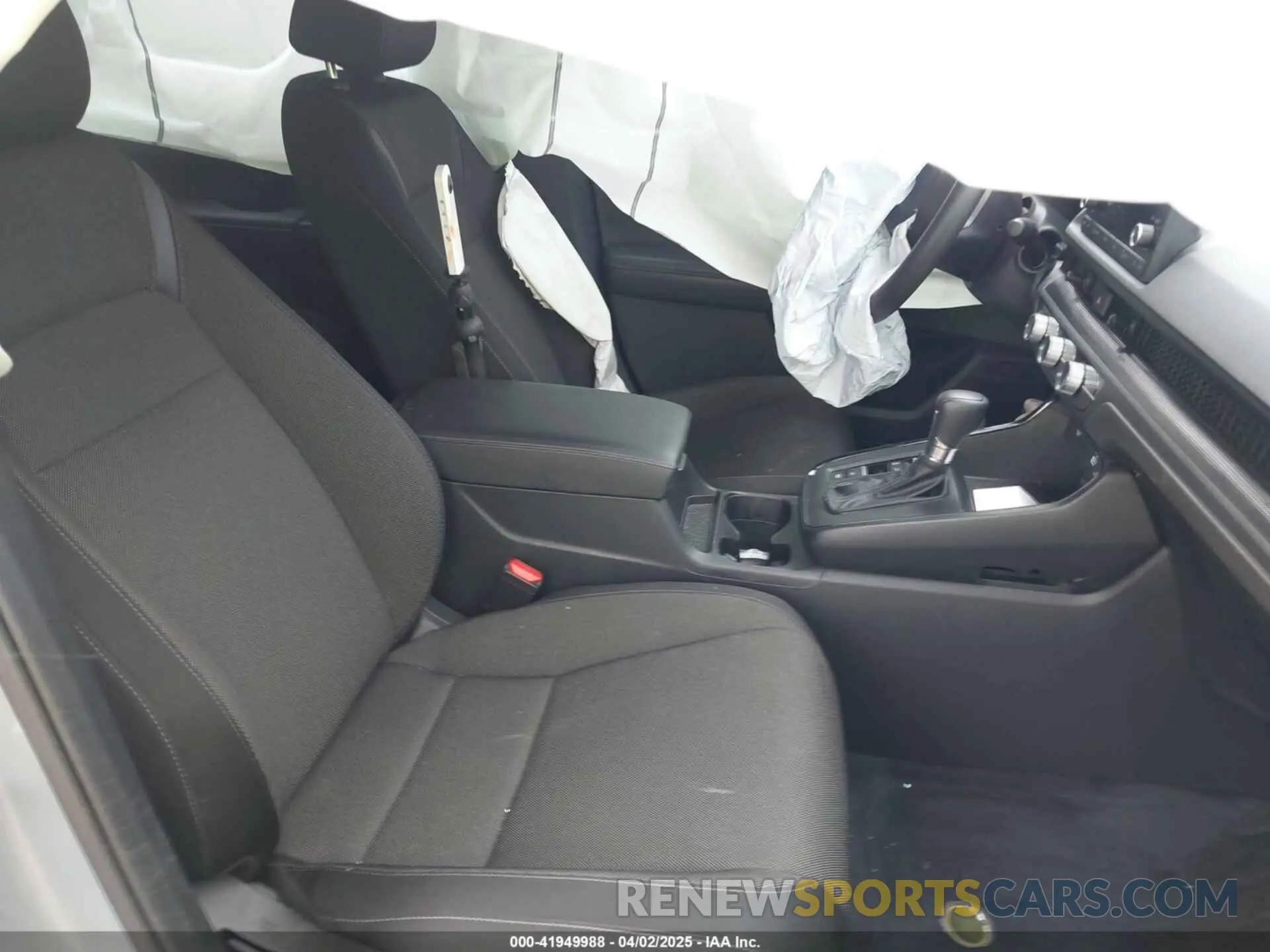 5 fotografías del automóvil dañado 2HKRS4H20RH403572 HONDA CR-V 2024