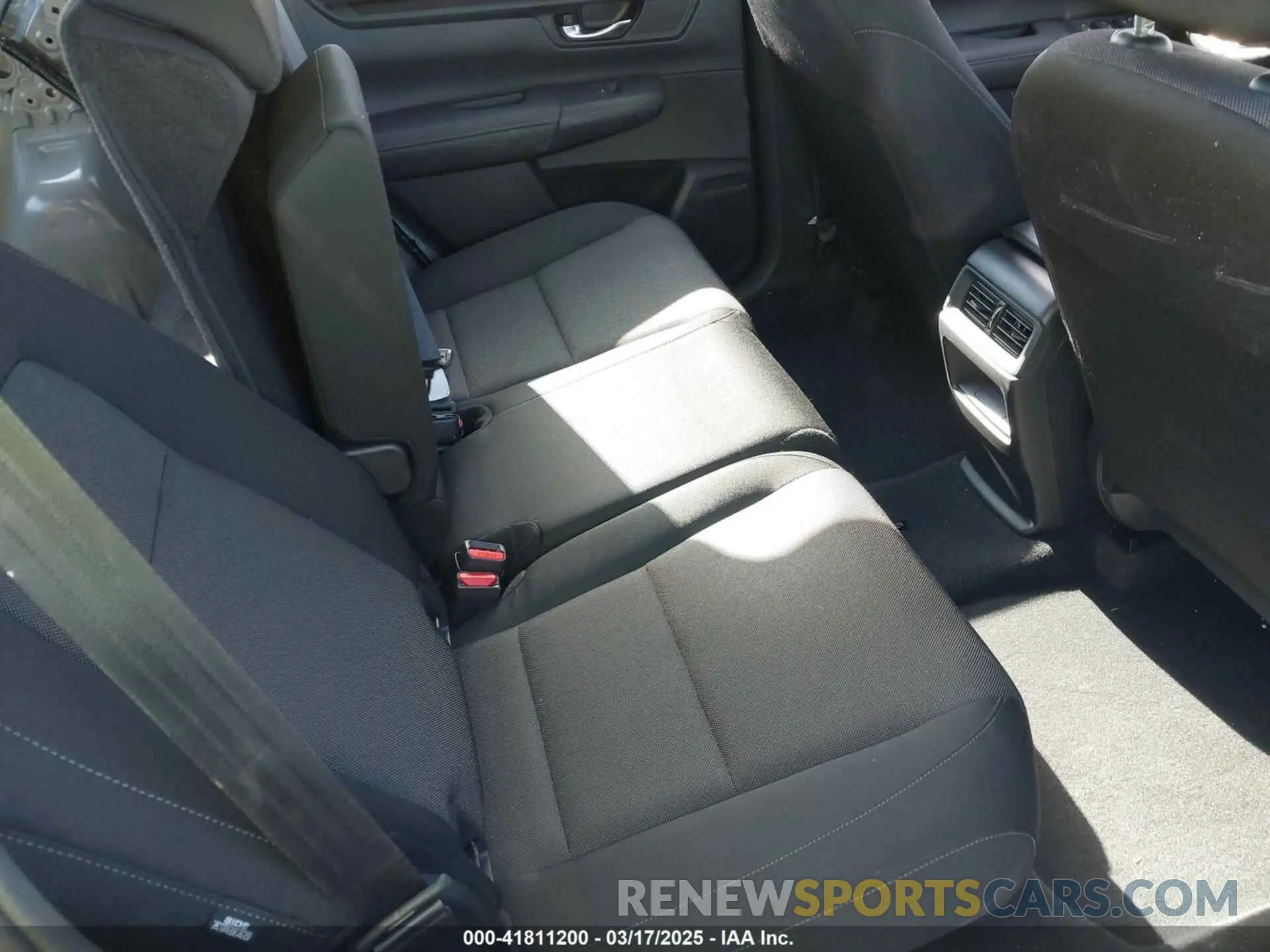 8 fotografías del automóvil dañado 2HKRS4H22RH420826 HONDA CR-V 2024